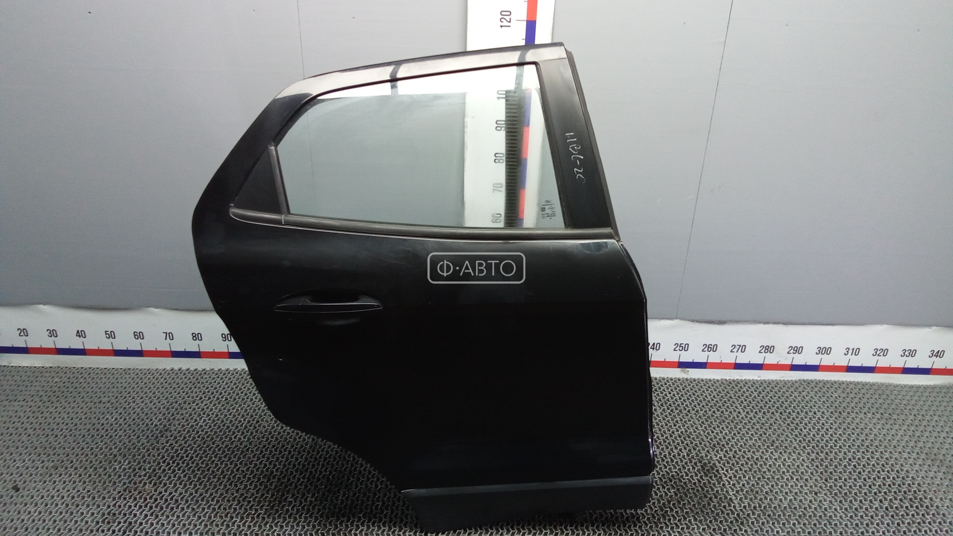 Дверь задняя правая