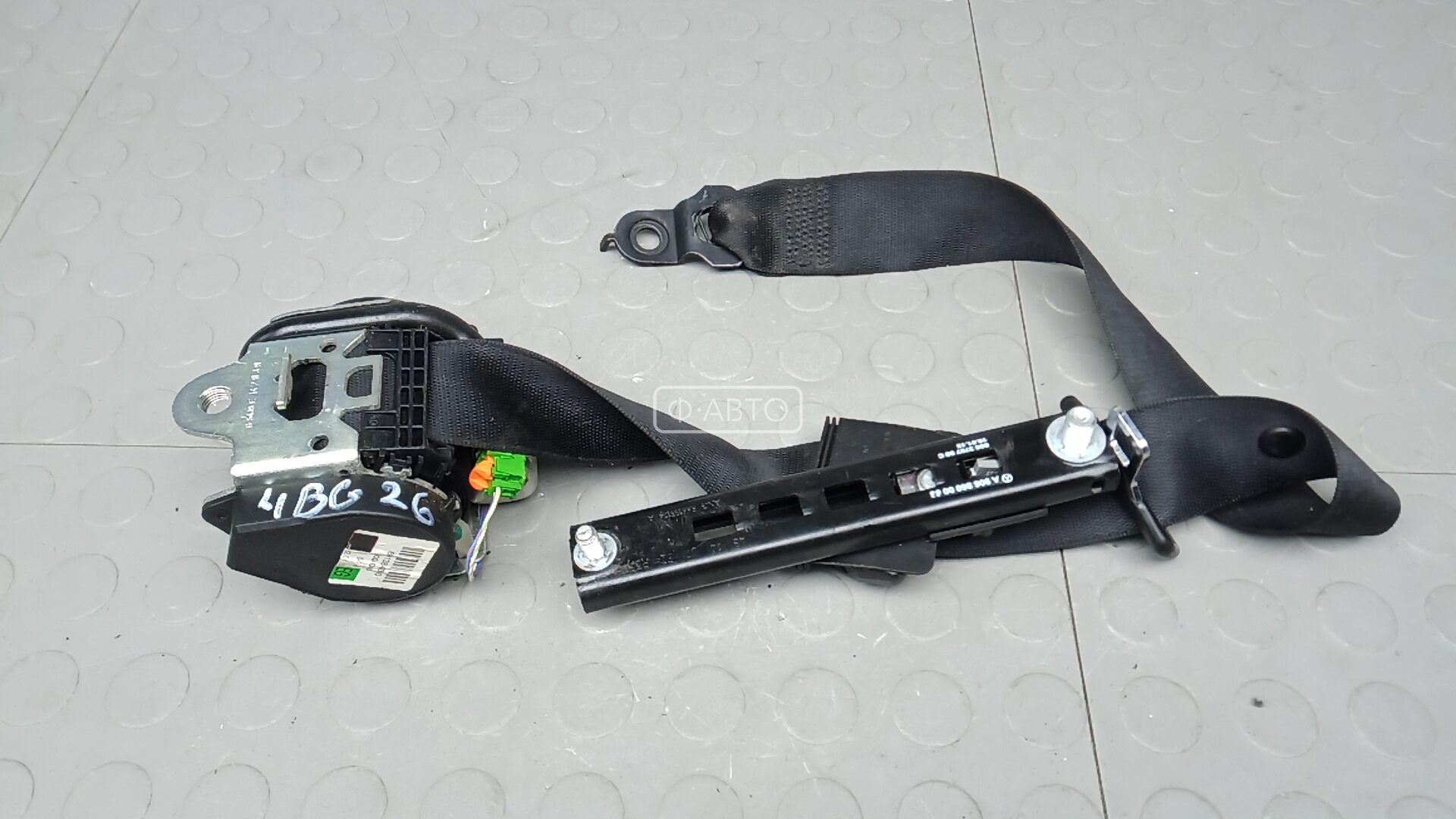 Ремень безопасности с пиропатроном сиденья переднего