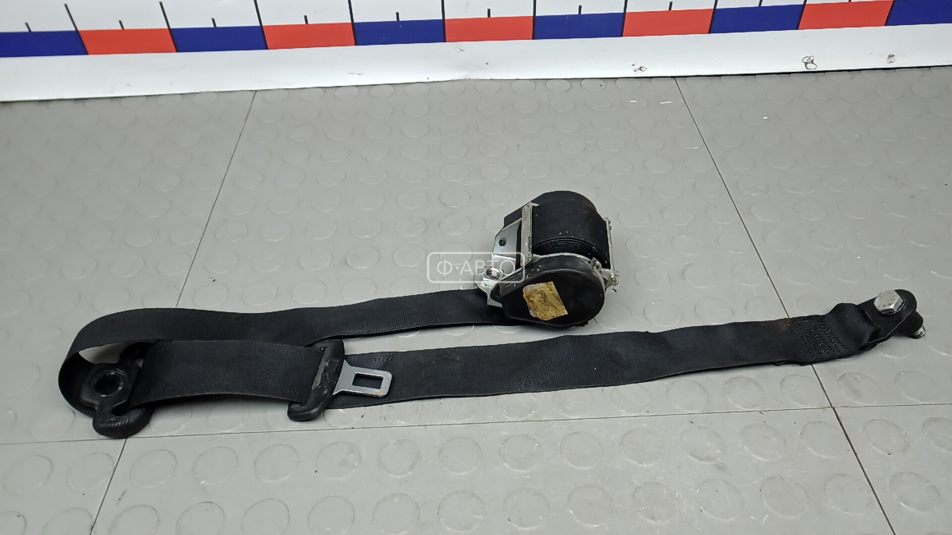 Ремень безопасности с пиропатроном сиденья переднего