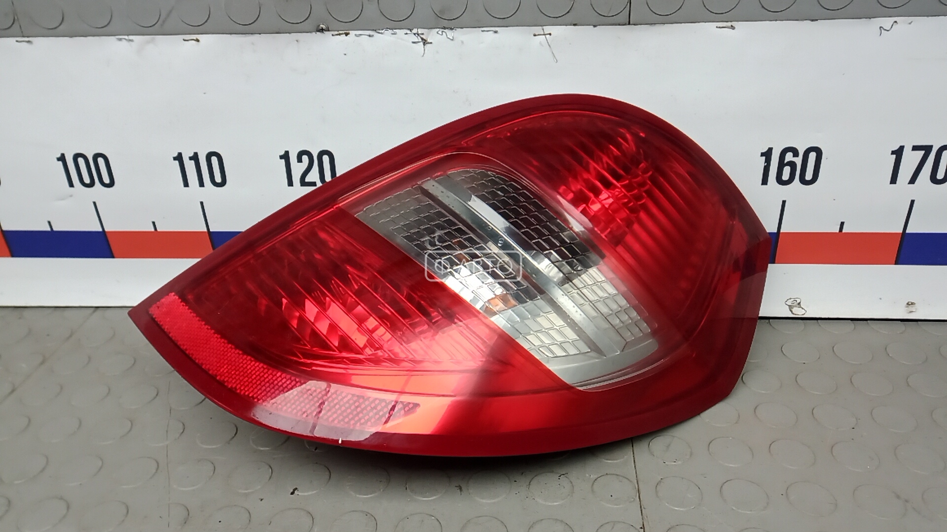 Фонарь задний правый