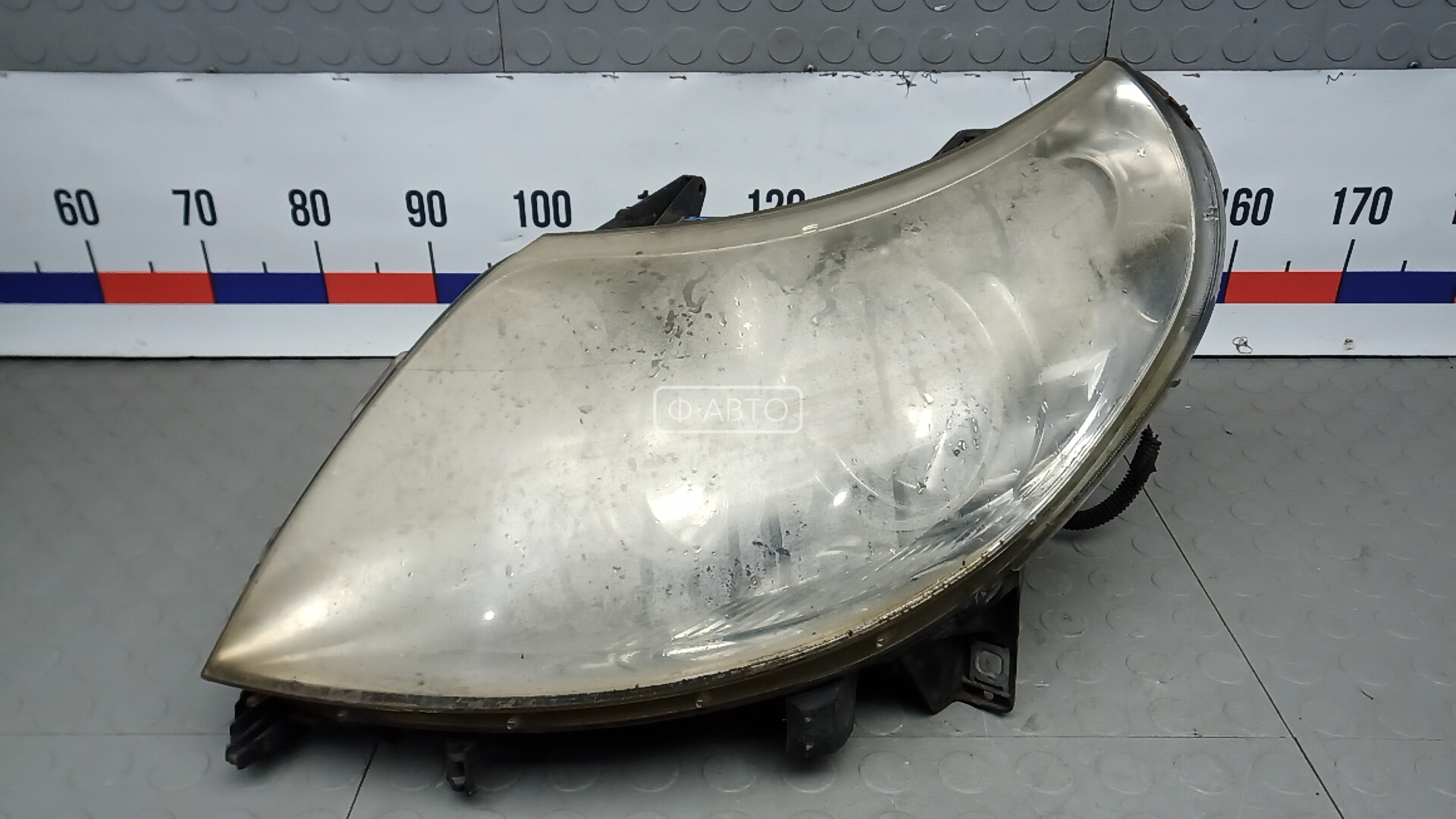 Фара левая