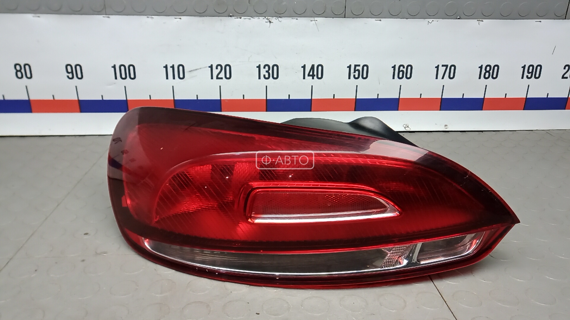 Фонарь задний левый