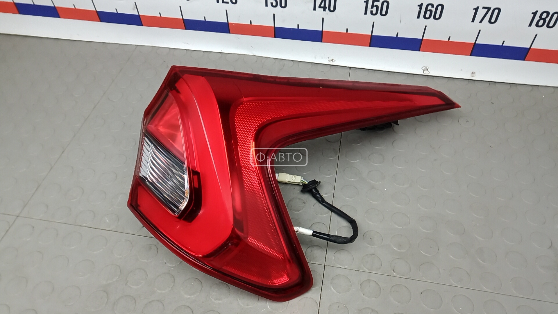 Фонарь задний правый