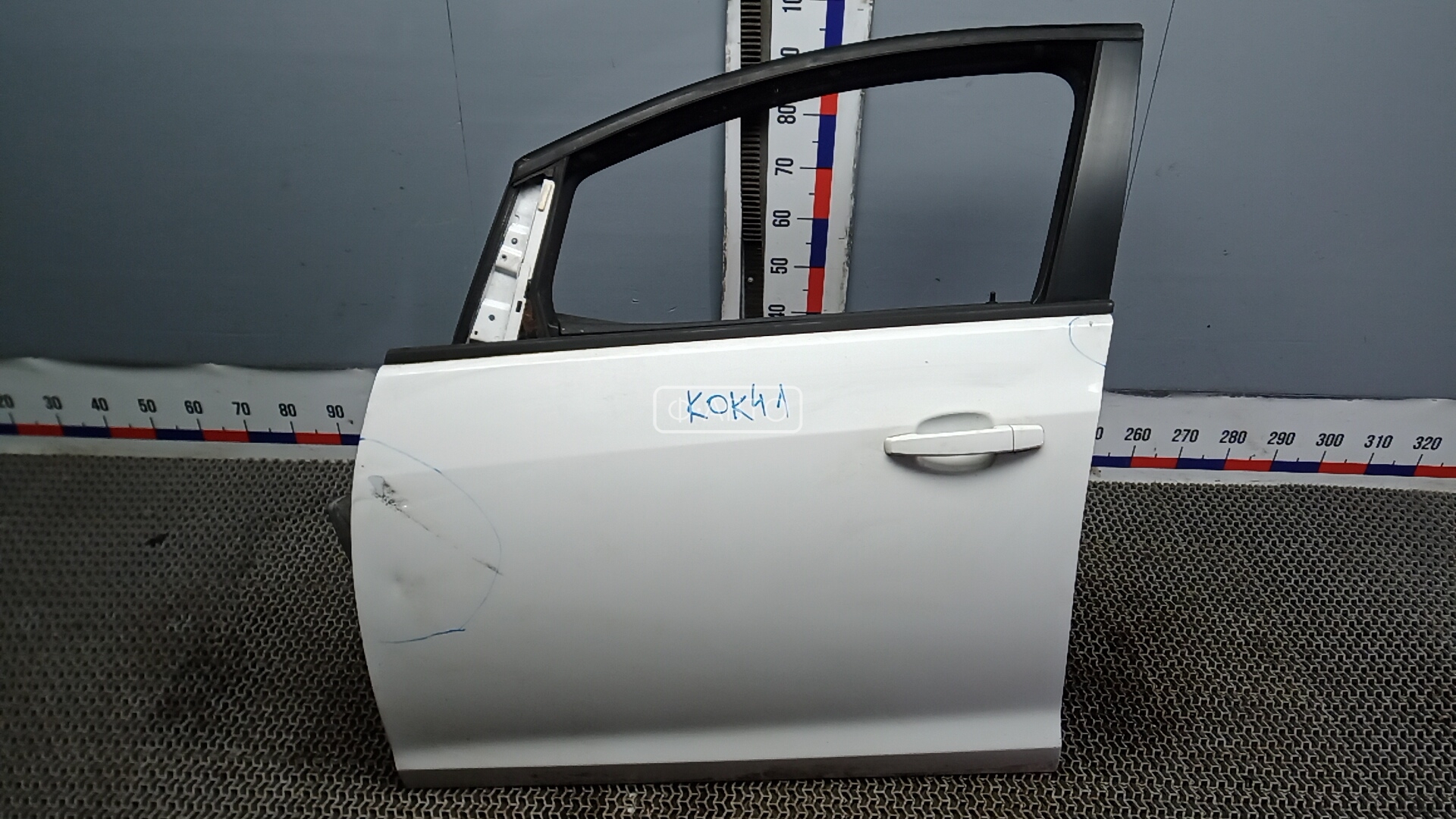 Дверь передняя левая