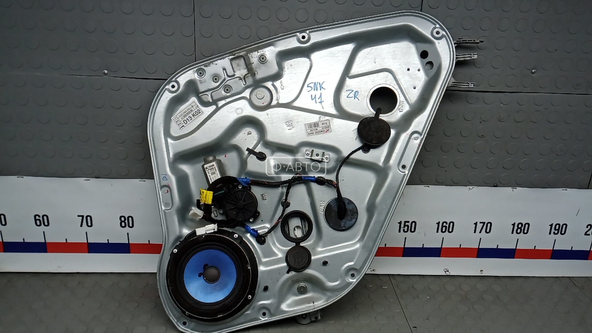 Стеклоподъемник задний правый