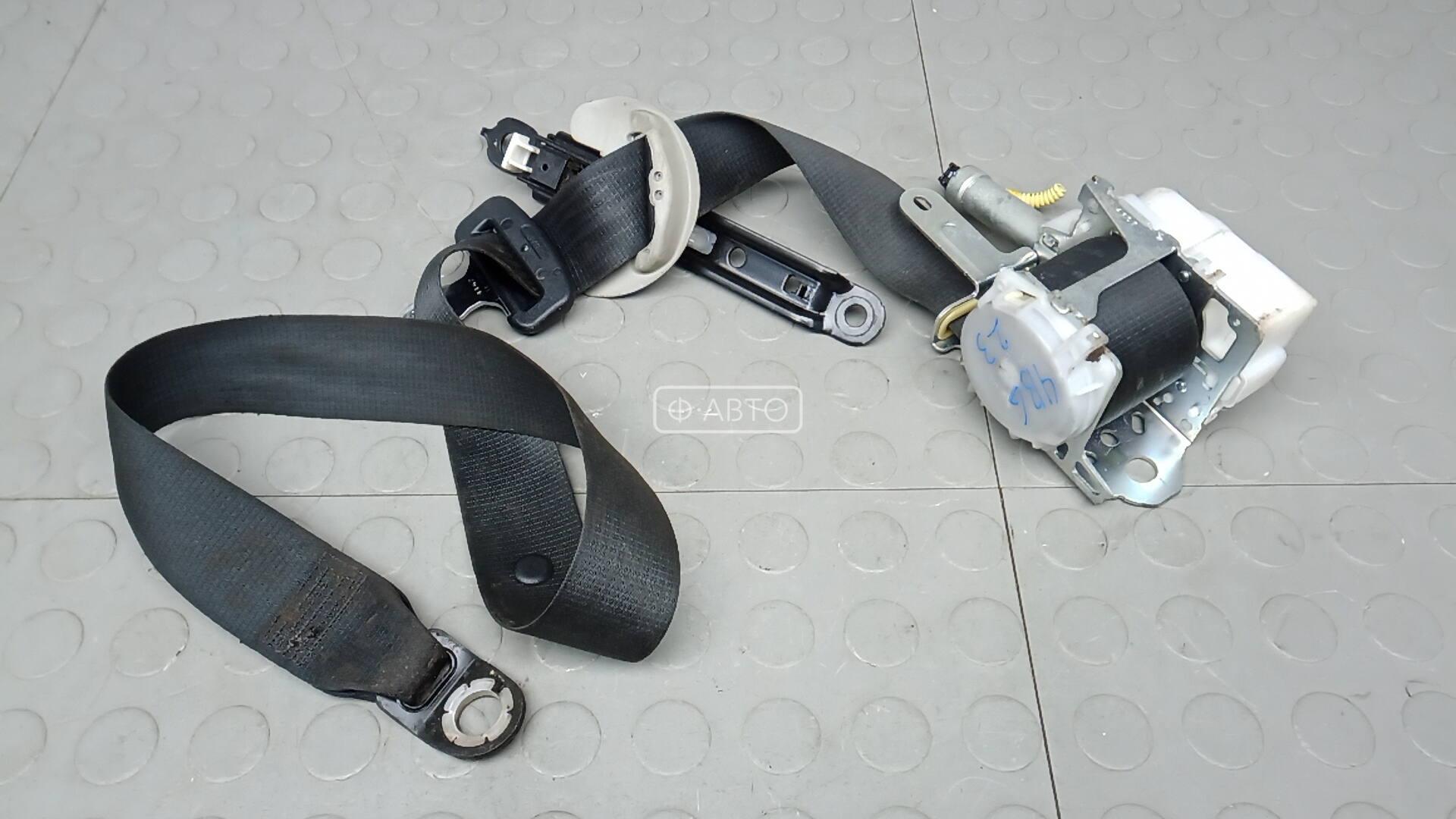 Ремень безопасности с пиропатроном сиденья переднего