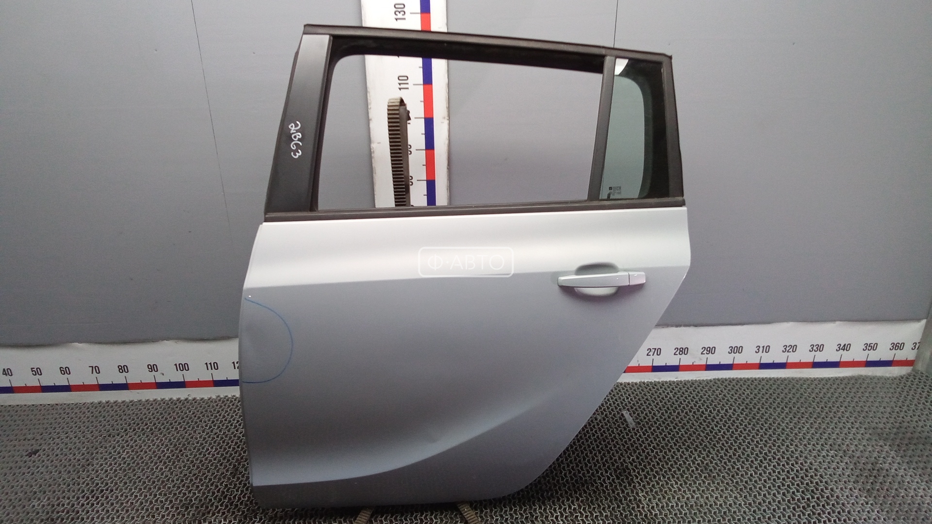 Дверь задняя левая