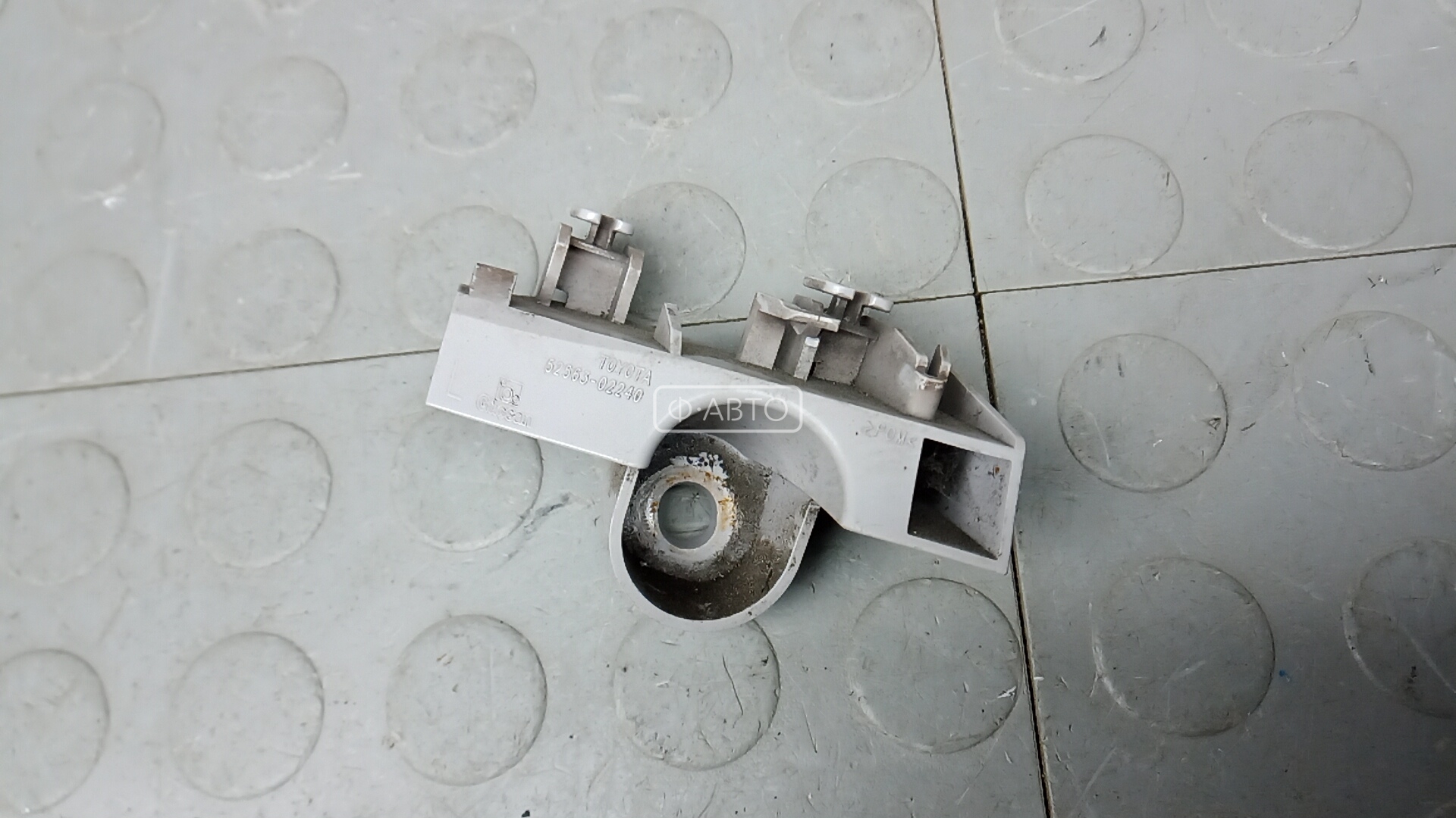 Крепление бампера заднее