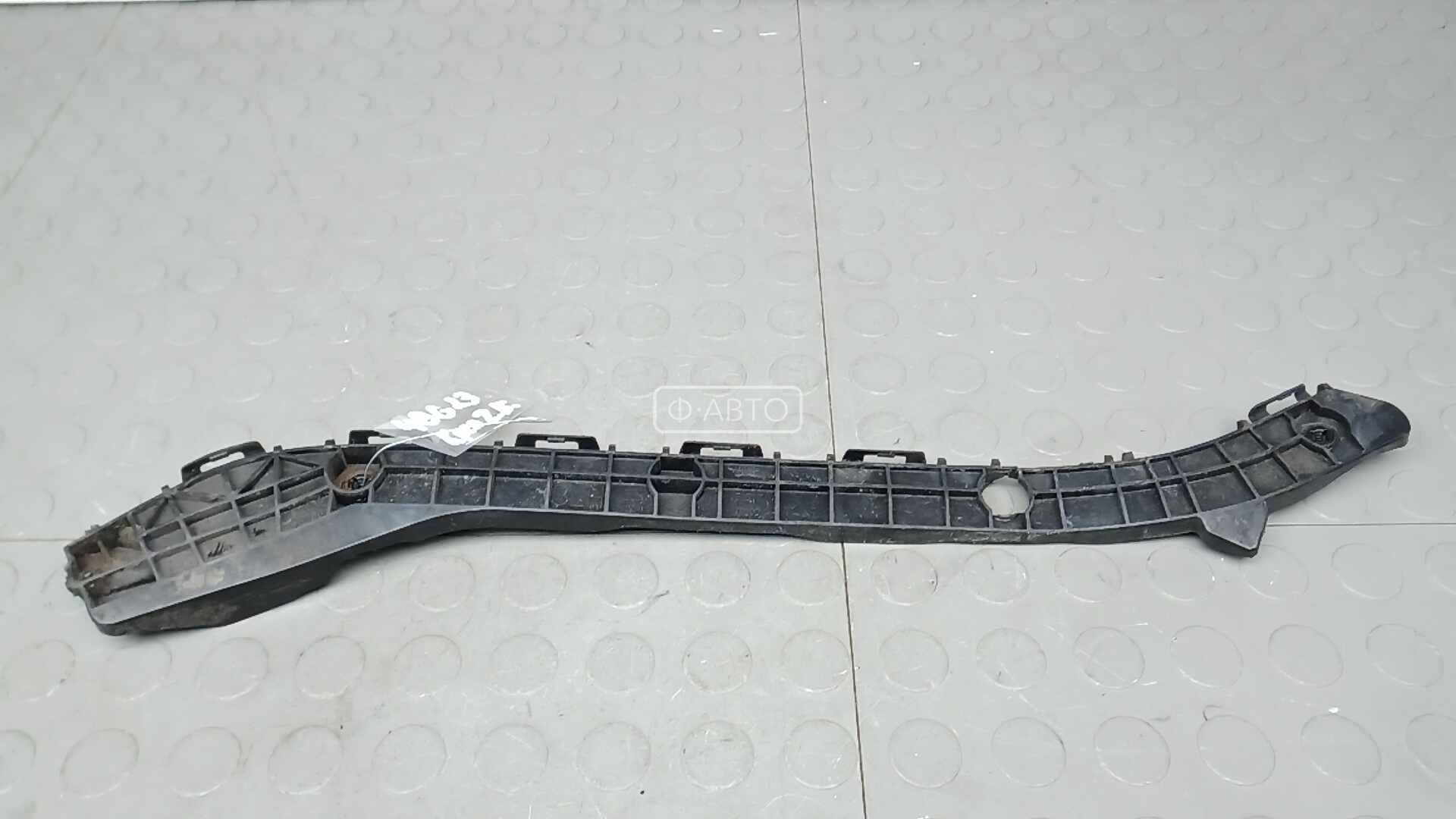 Крепление бампера заднее