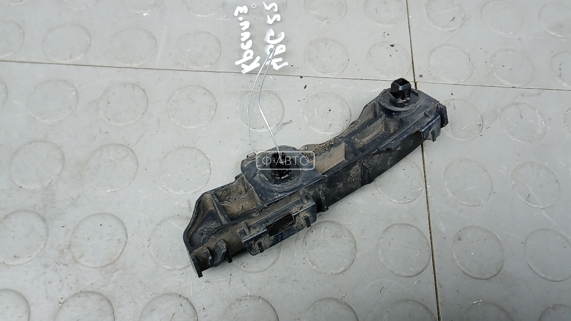 Крепление бампера заднее