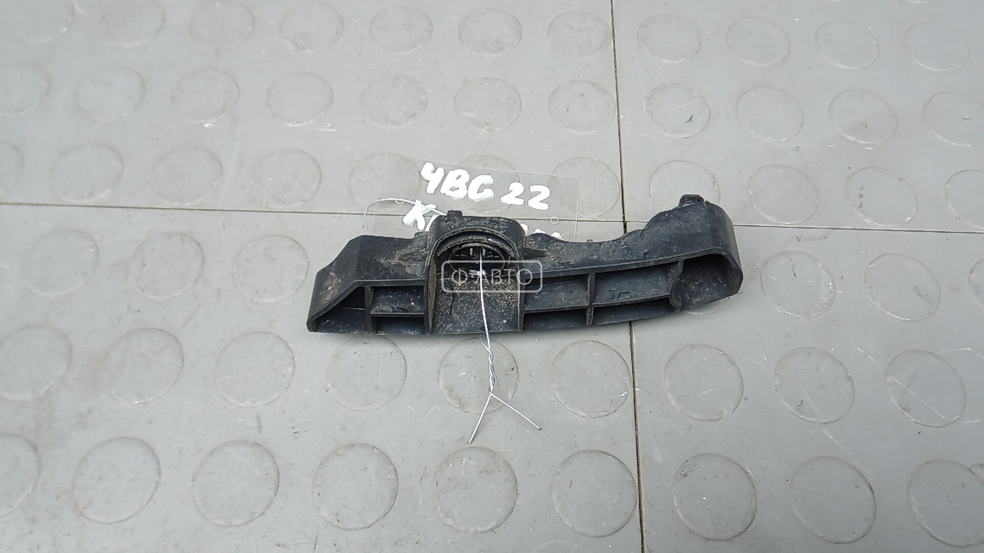 Крепление бампера заднее