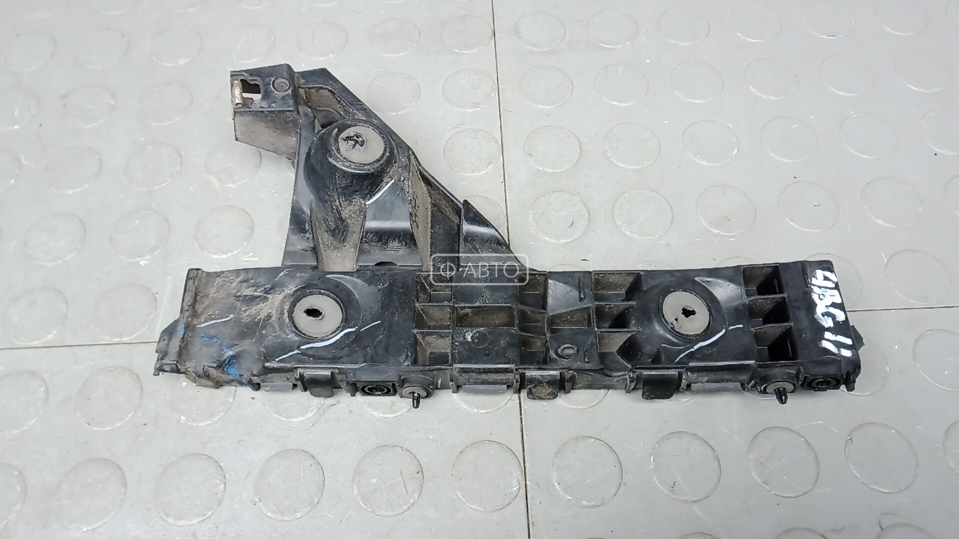 Крепление бампера заднее