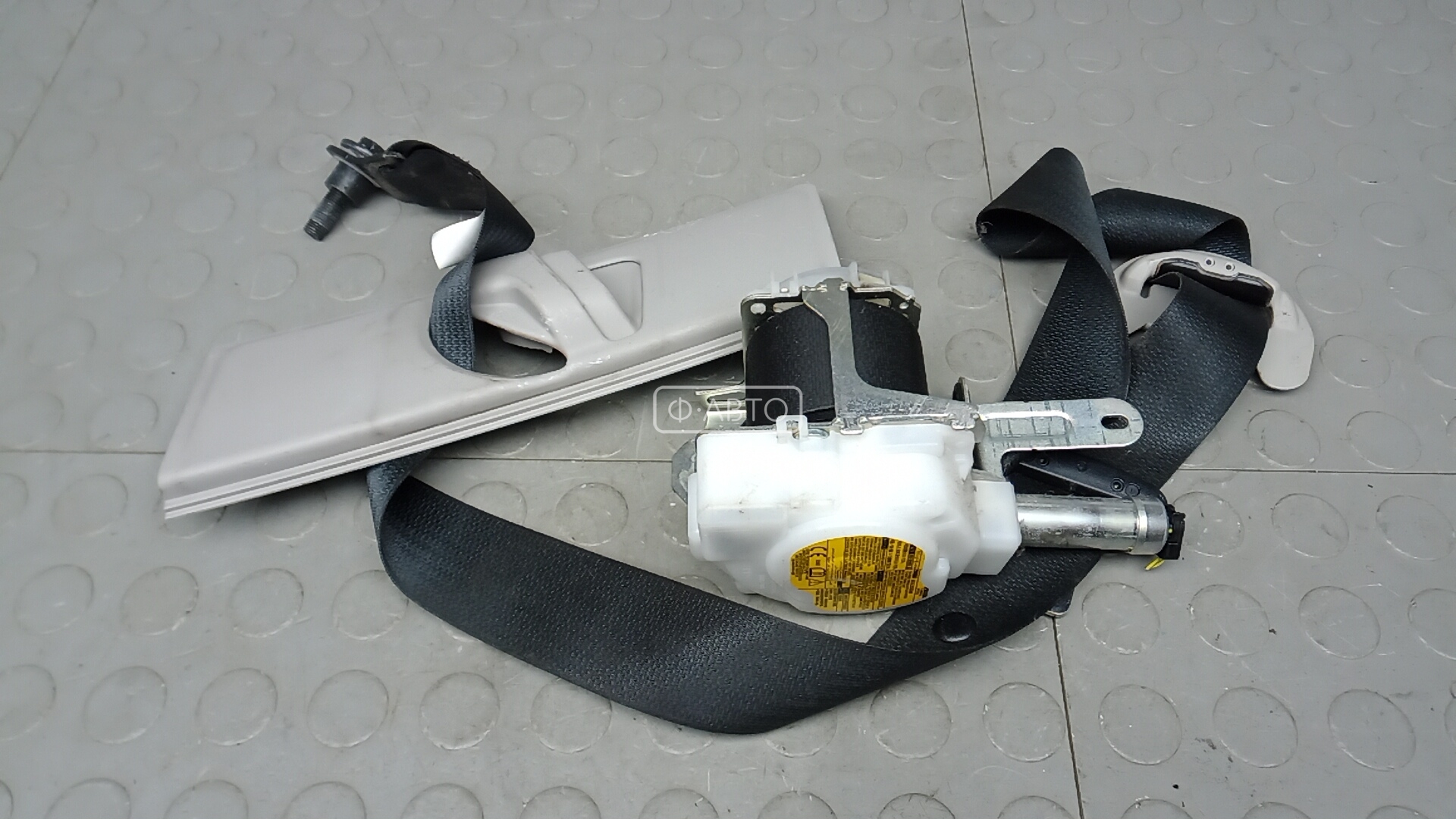 Ремень безопасности с пиропатроном сиденья переднего