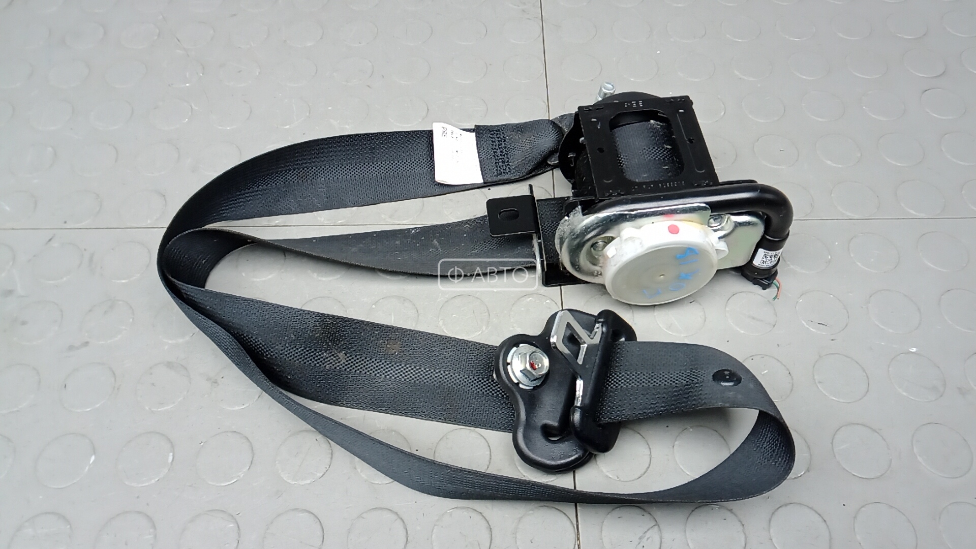 Ремень безопасности с пиропатроном сиденья переднего