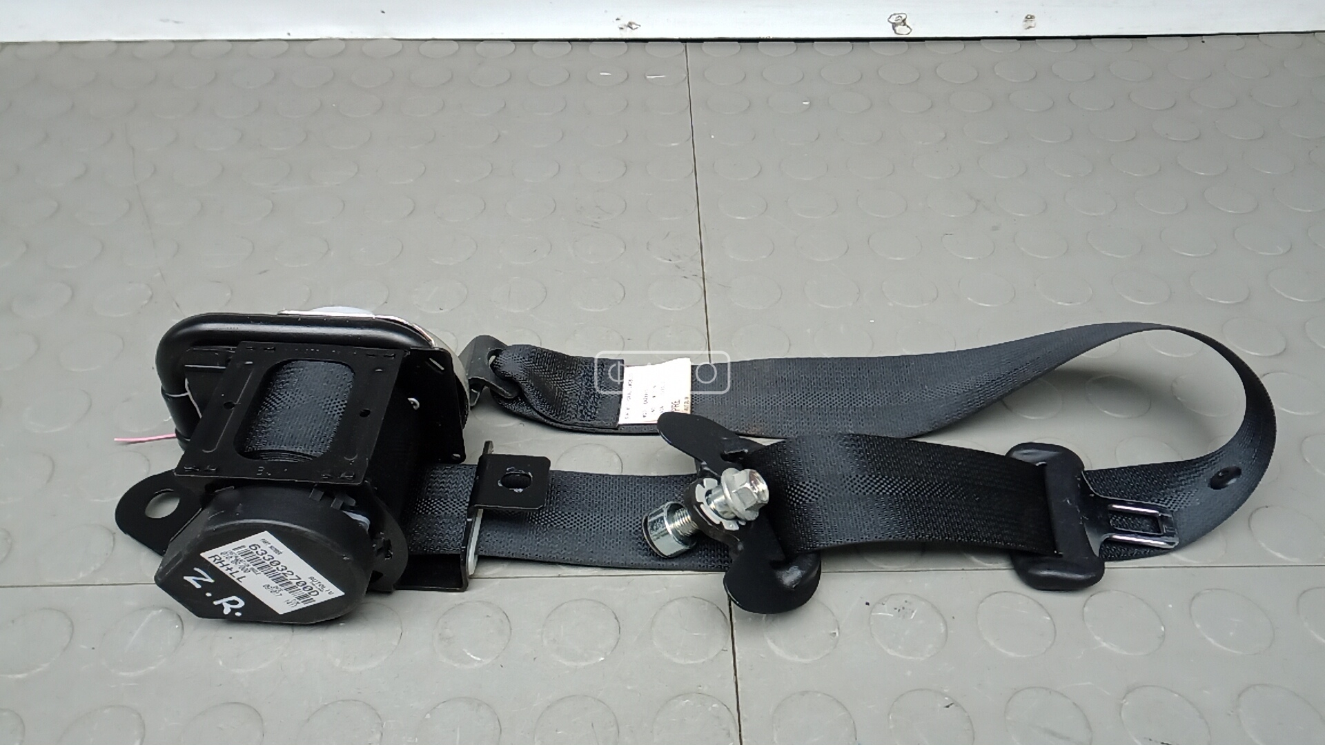 Ремень безопасности с пиропатроном сиденья заднего