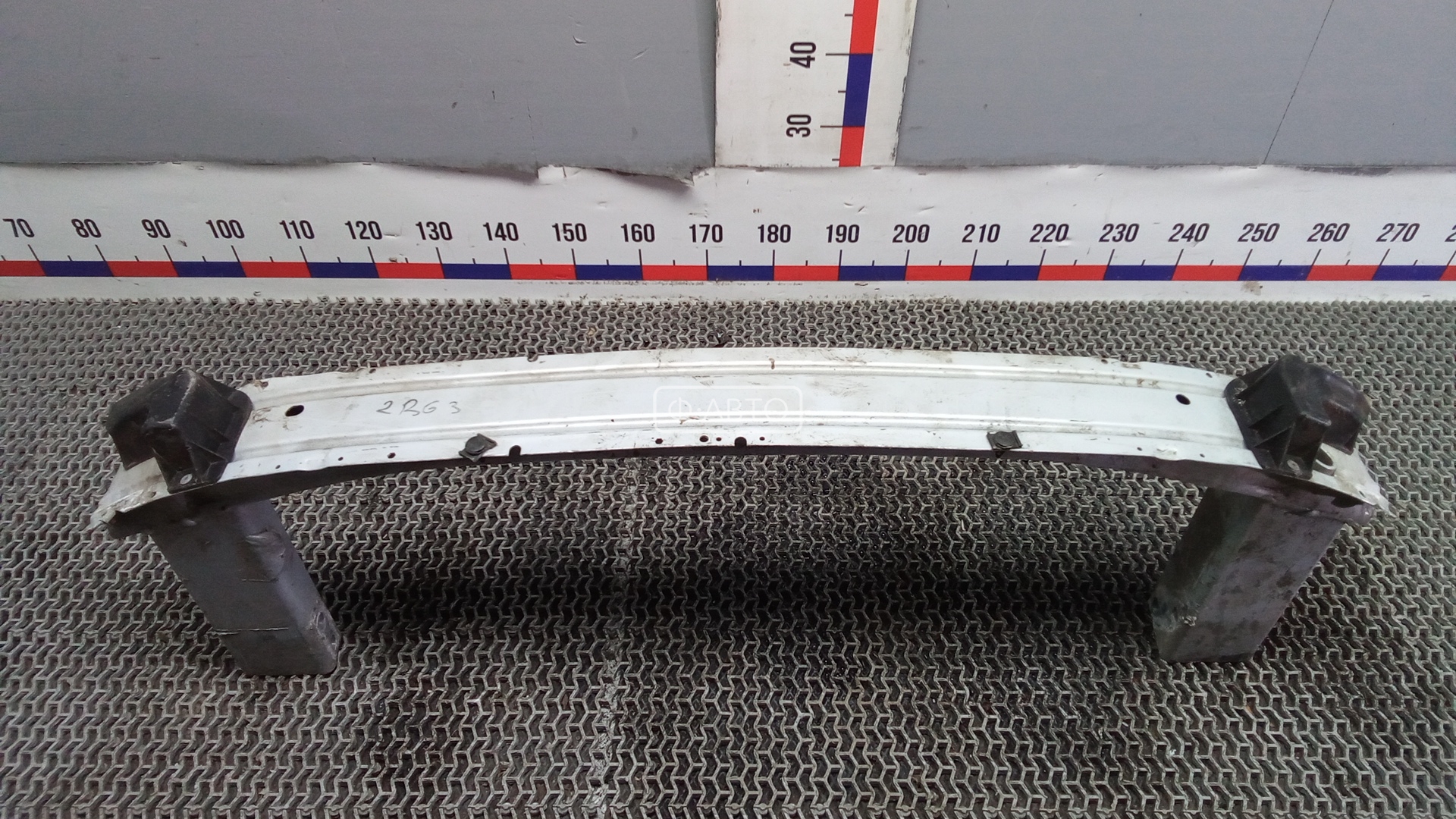 Усилитель бампера передний (кронштейн)