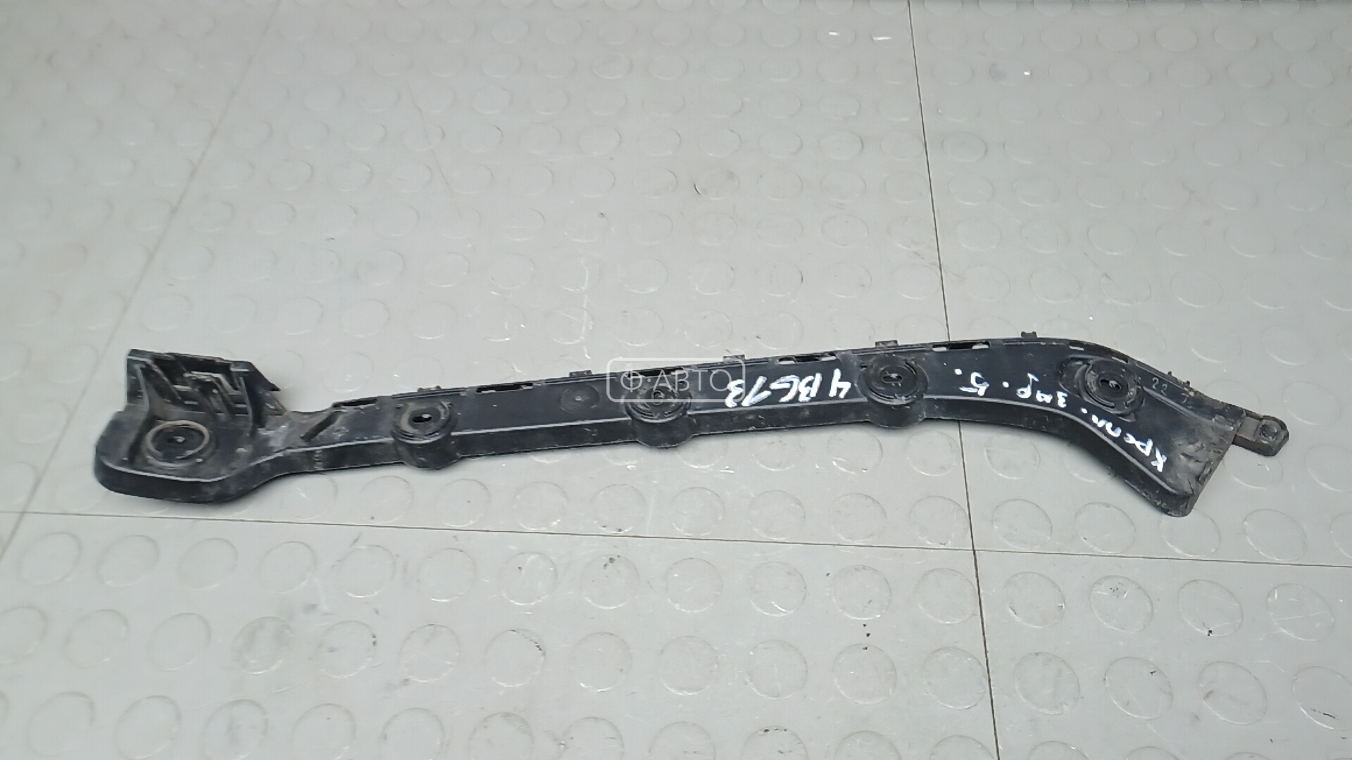 Крепление бампера заднее