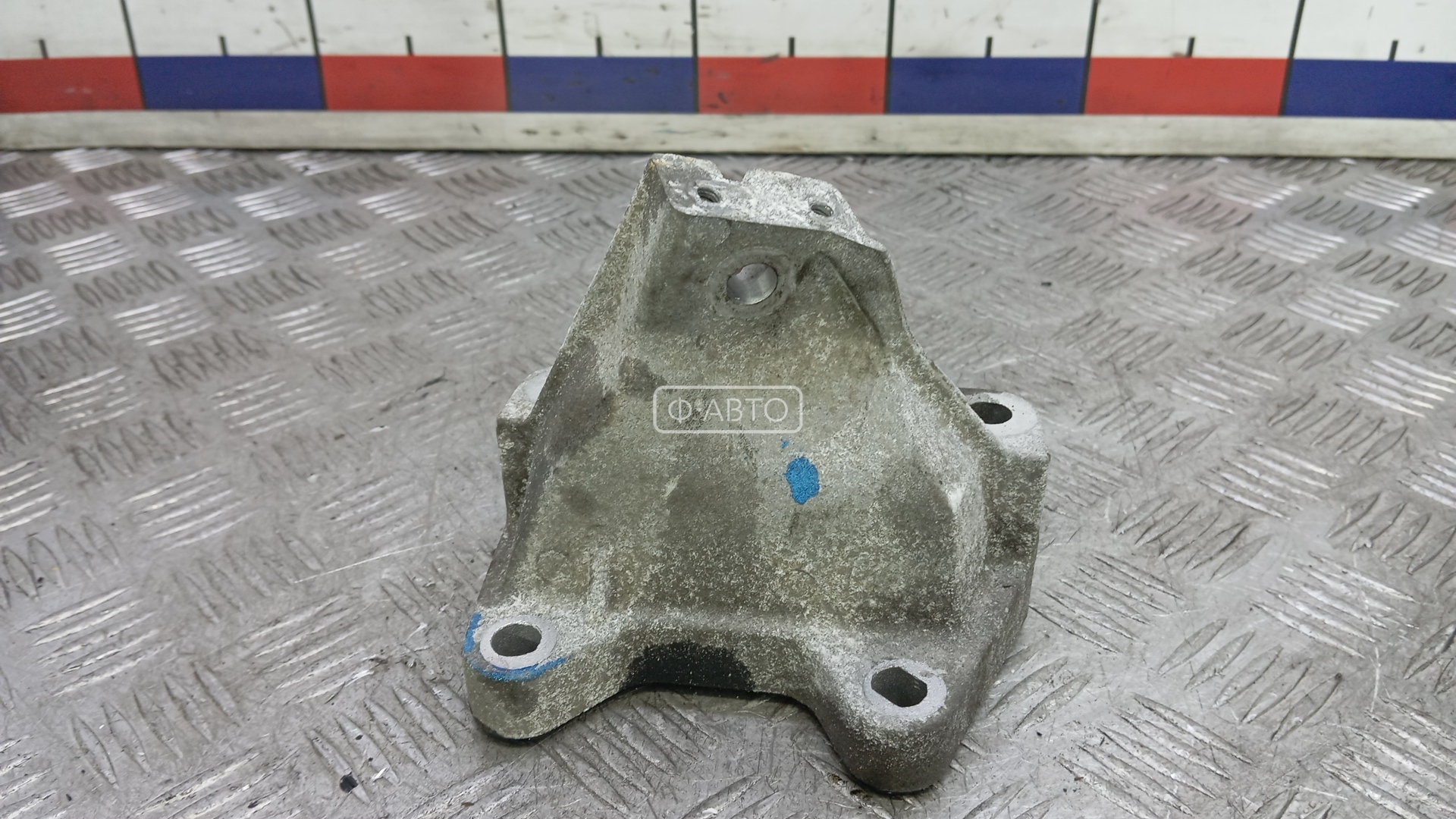 Кронштейн двигателя дизельный