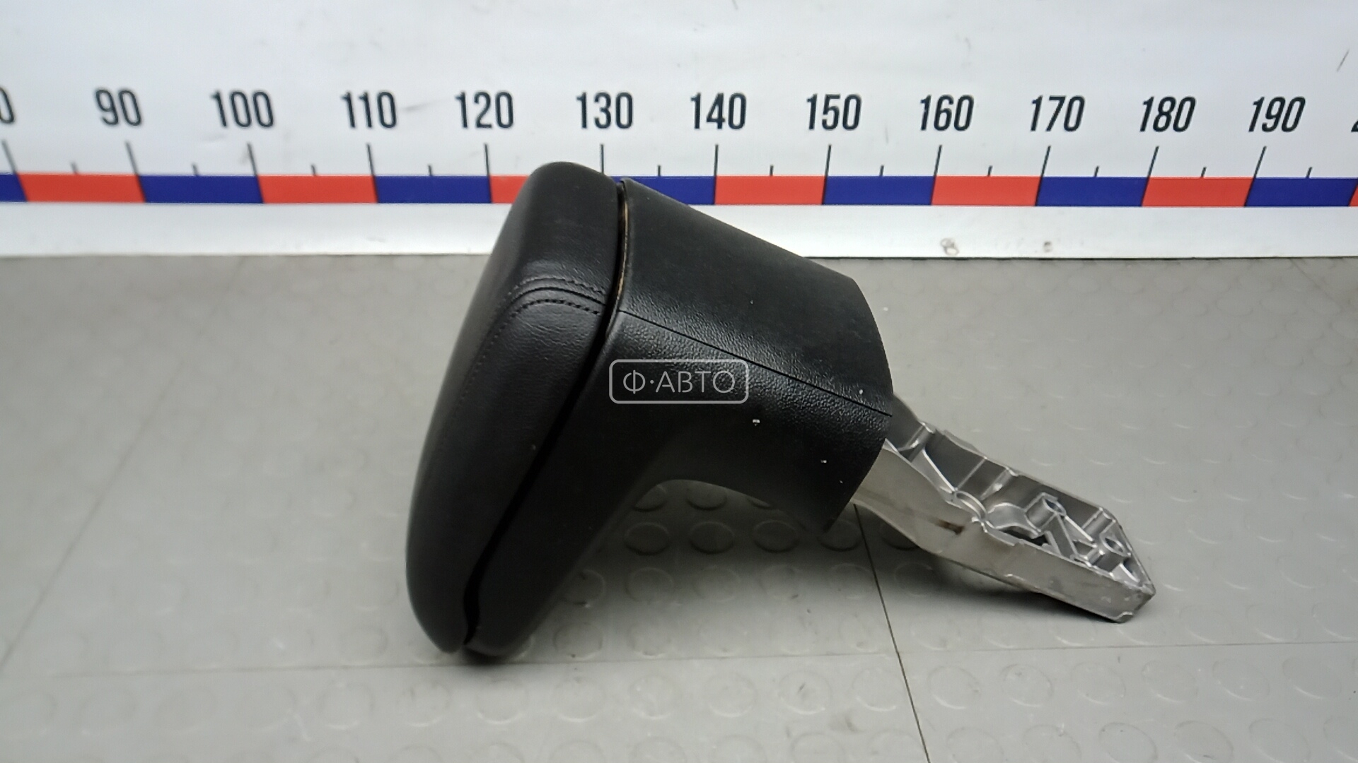 Подлокотник центральный