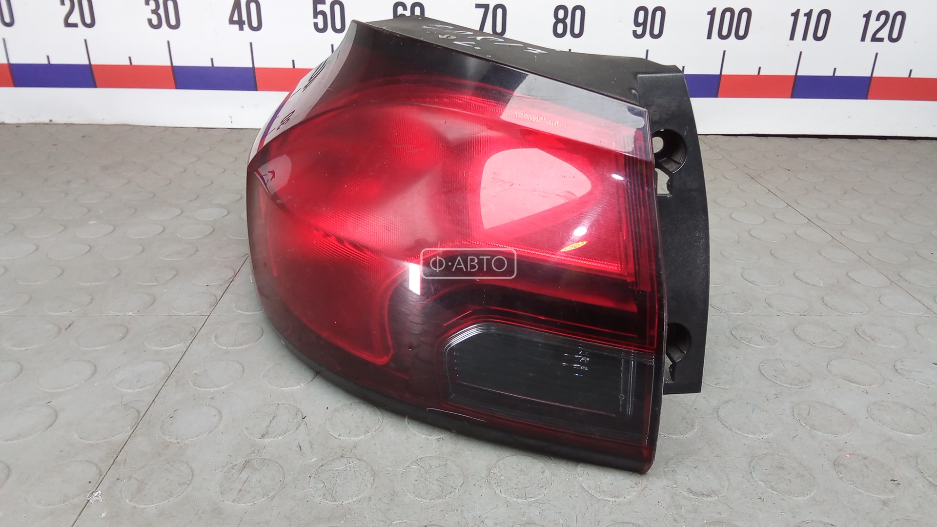 Фонарь задний левый