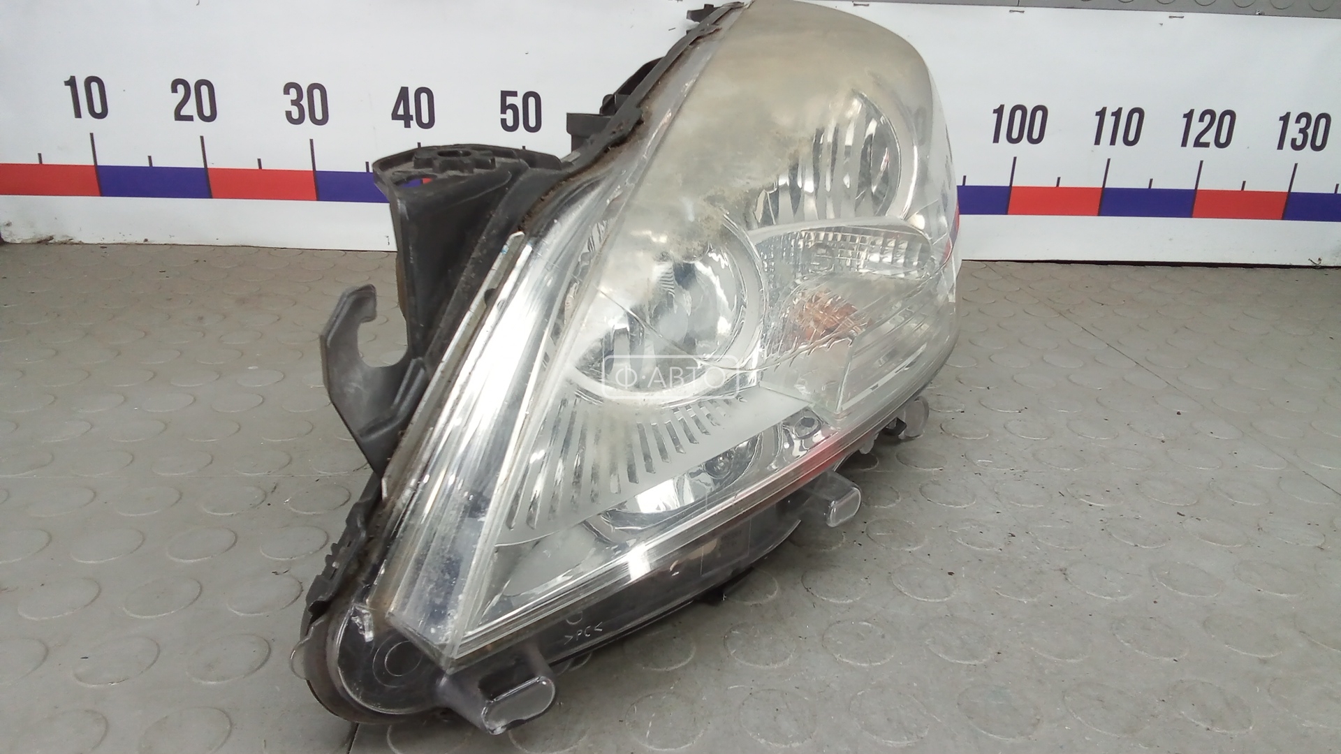 Фара левая