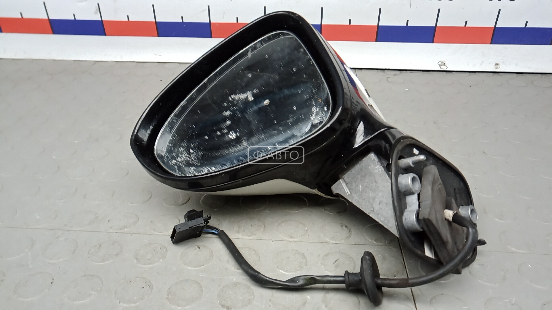Зеркало наружное левое