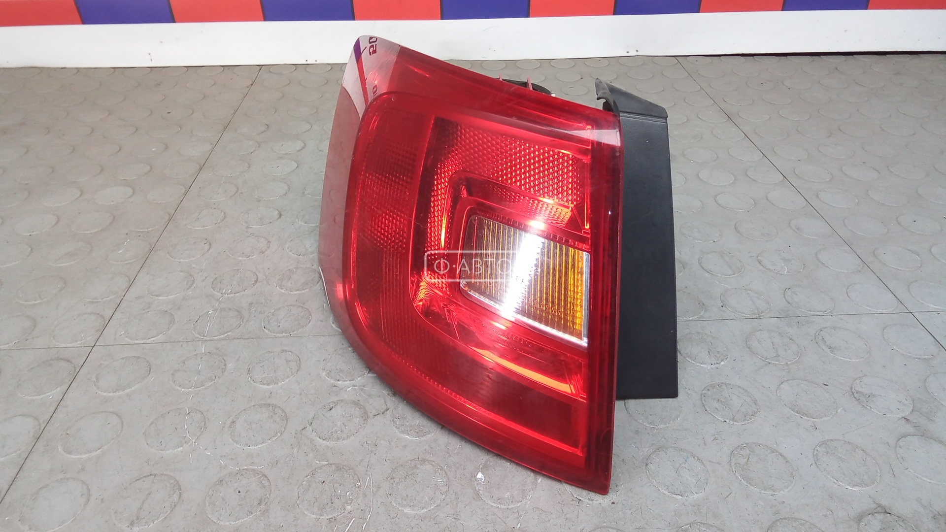 Фонарь задний левый