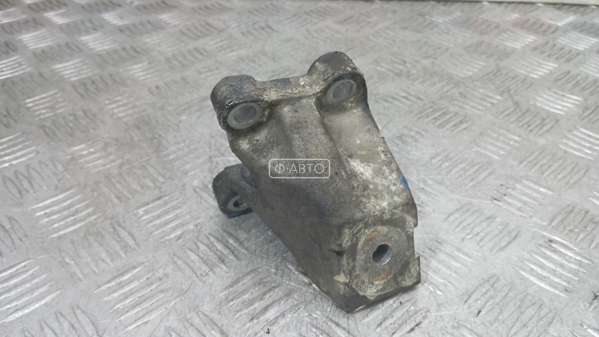 Кронштейн двигателя дизельный