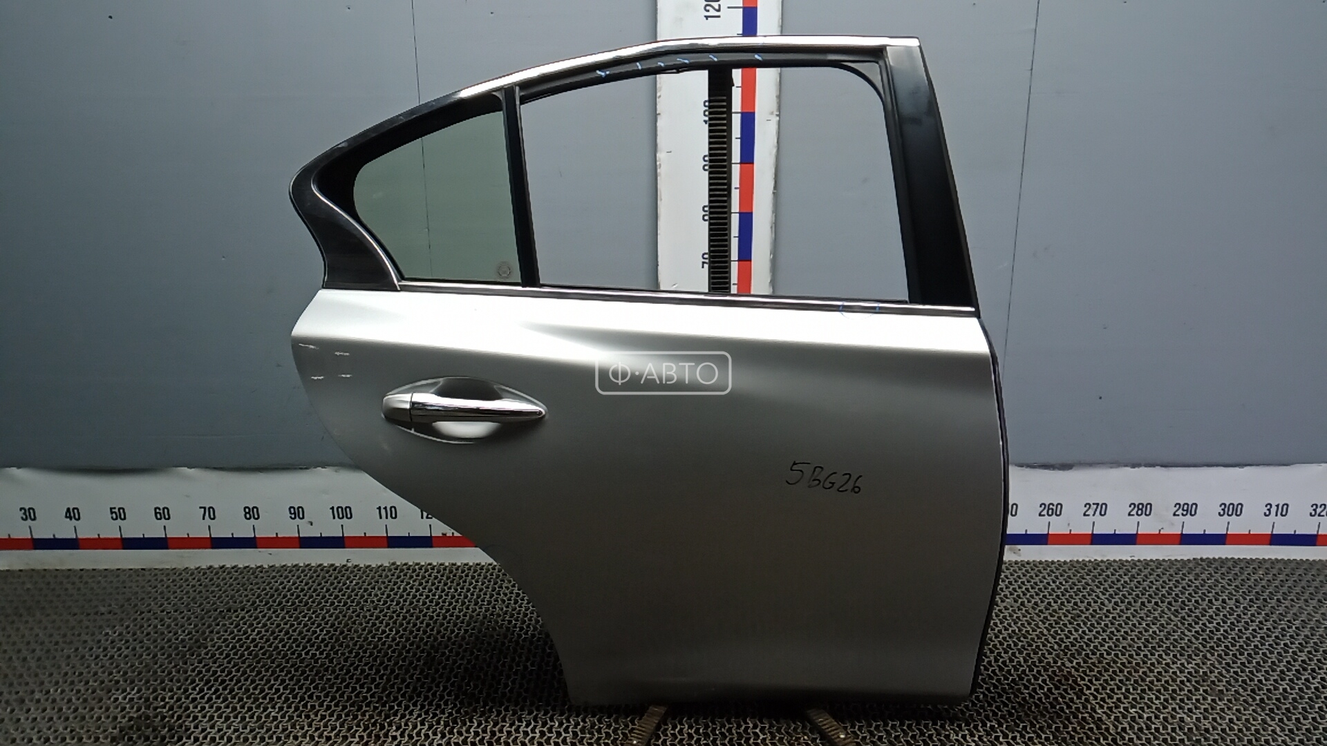 Дверь задняя правая