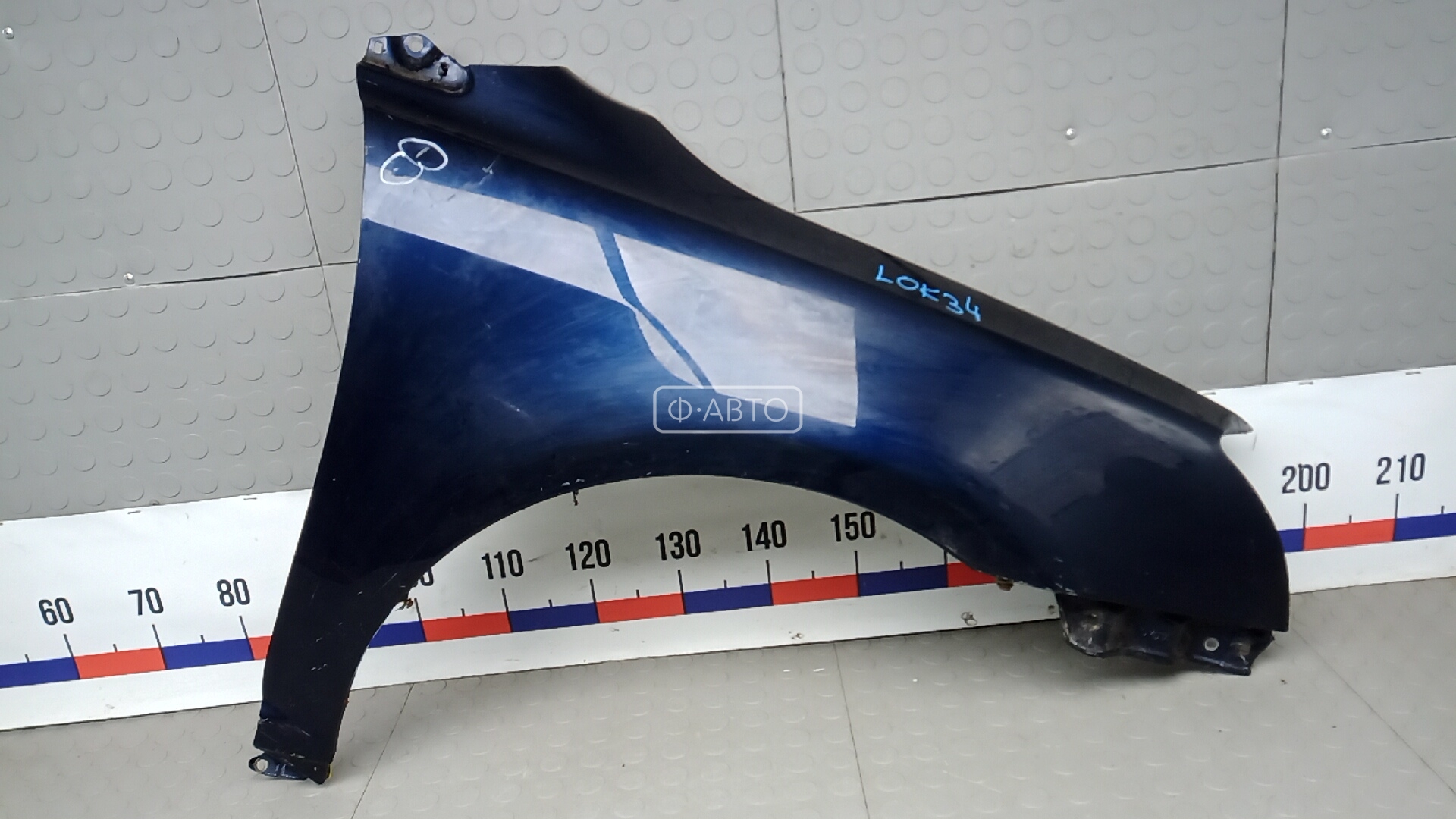 Крыло переднее правое