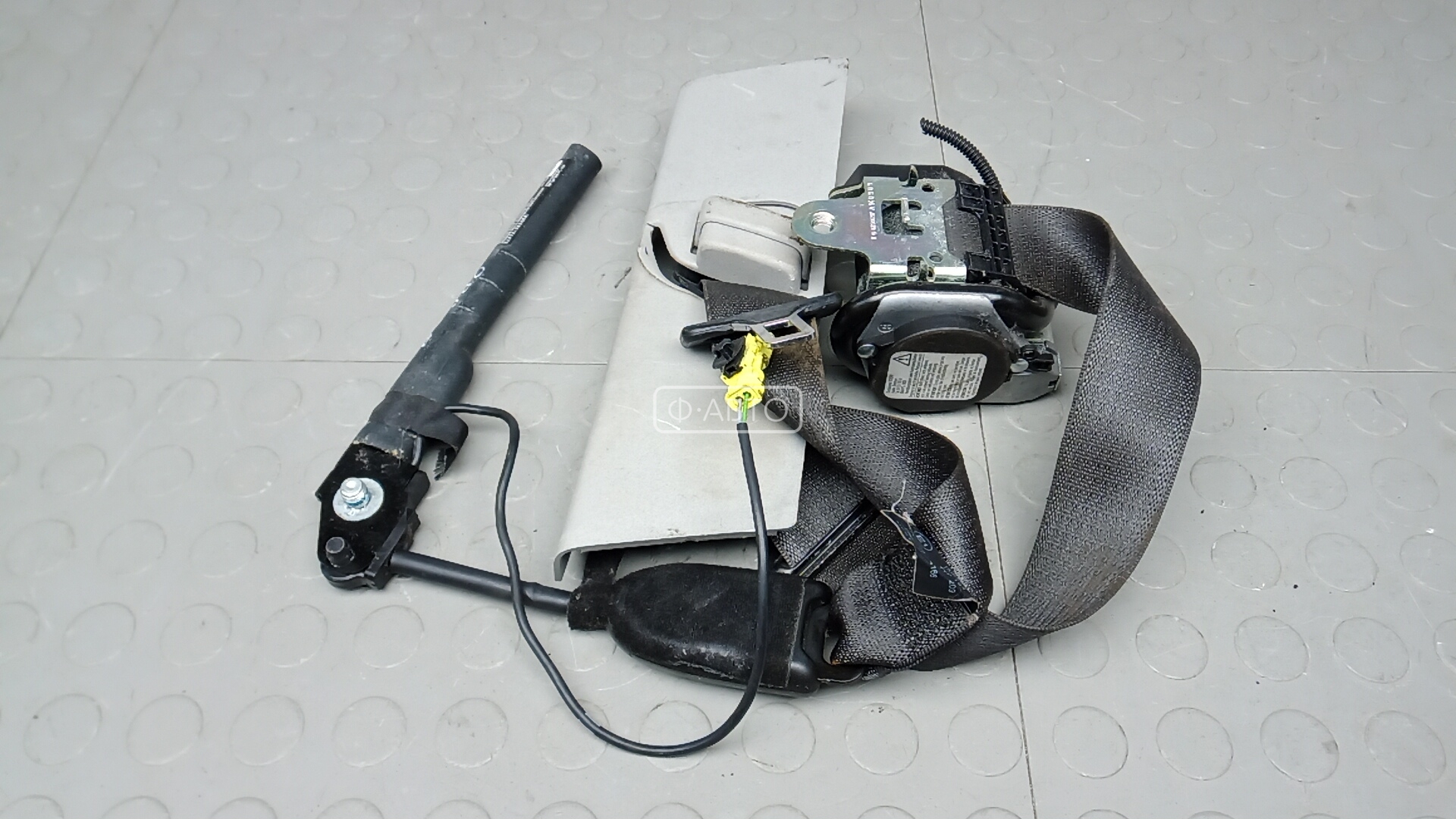 Ремень безопасности с пиропатроном сиденья переднего