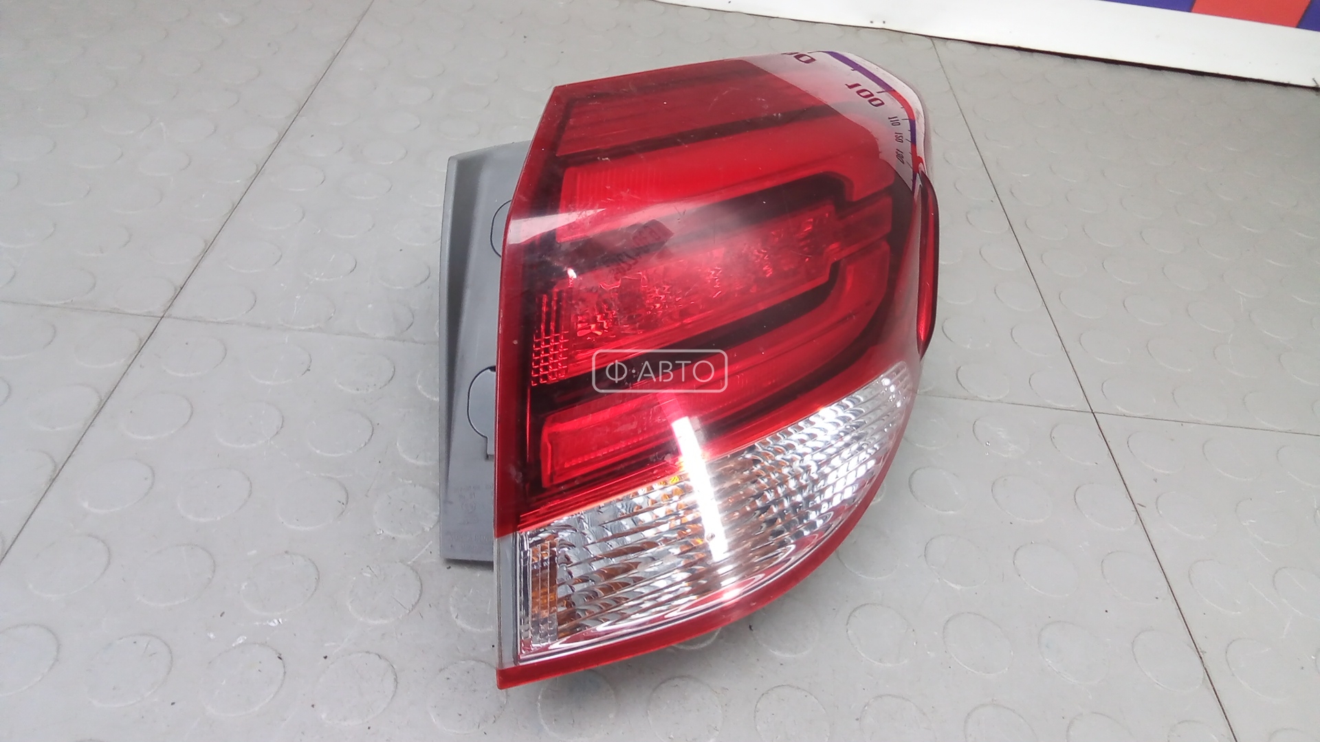 Фонарь задний правый