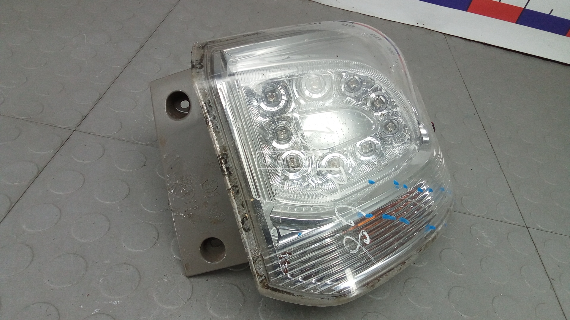 Фонарь задний правый