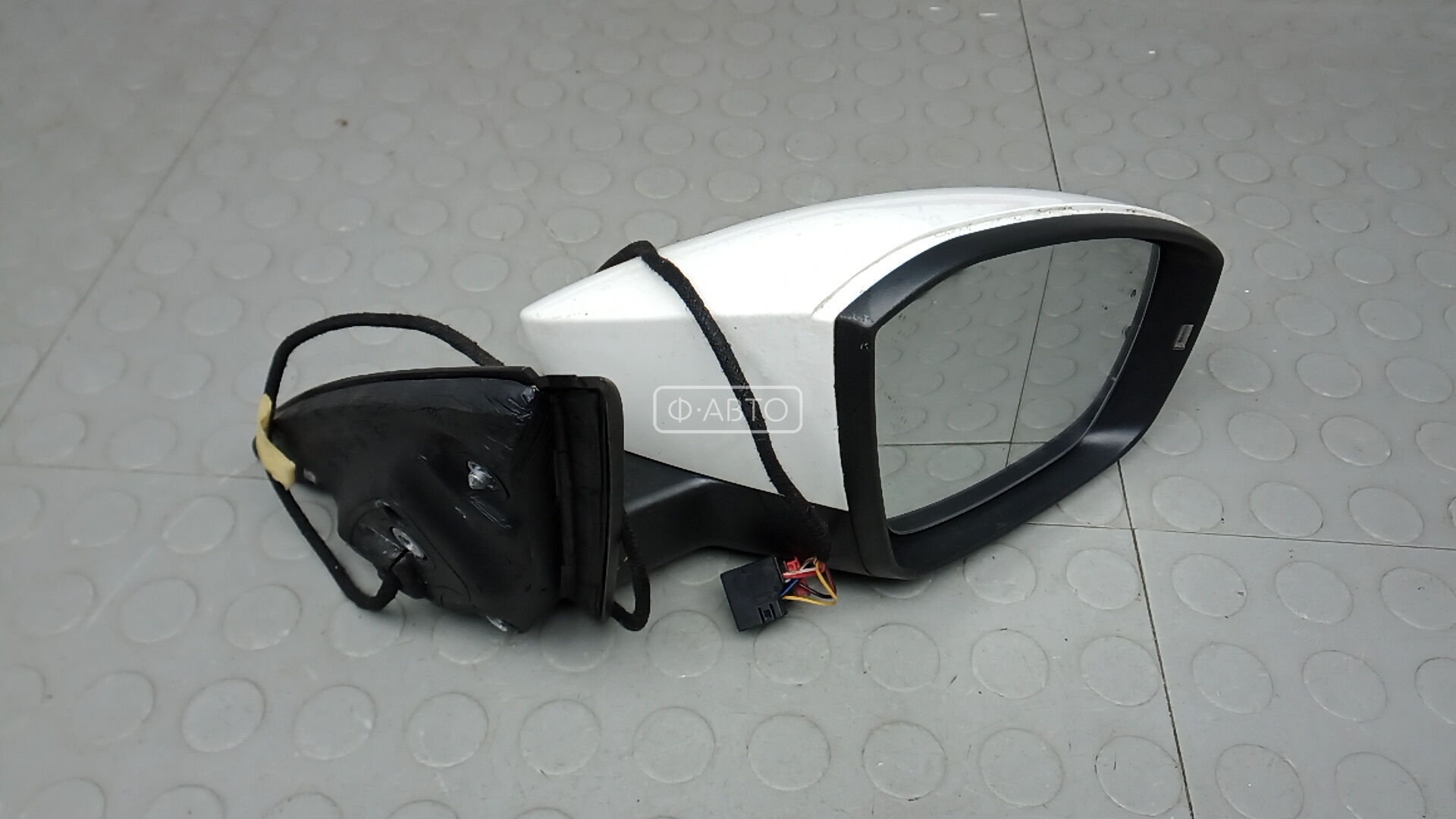 Зеркало наружное правое