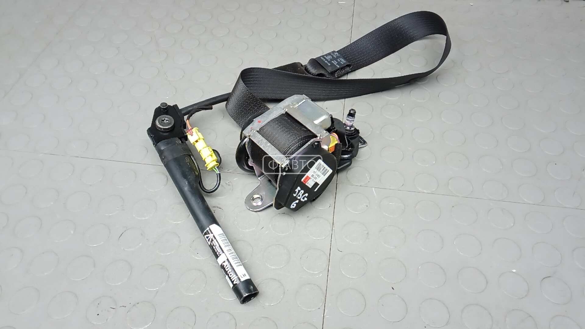 Ремень безопасности с пиропатроном сиденья переднего