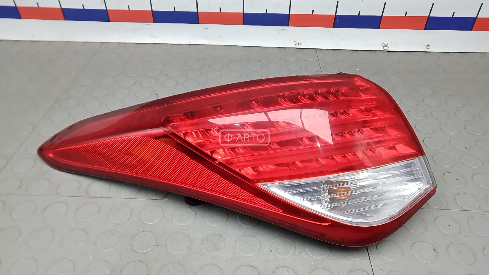 Фонарь задний левый