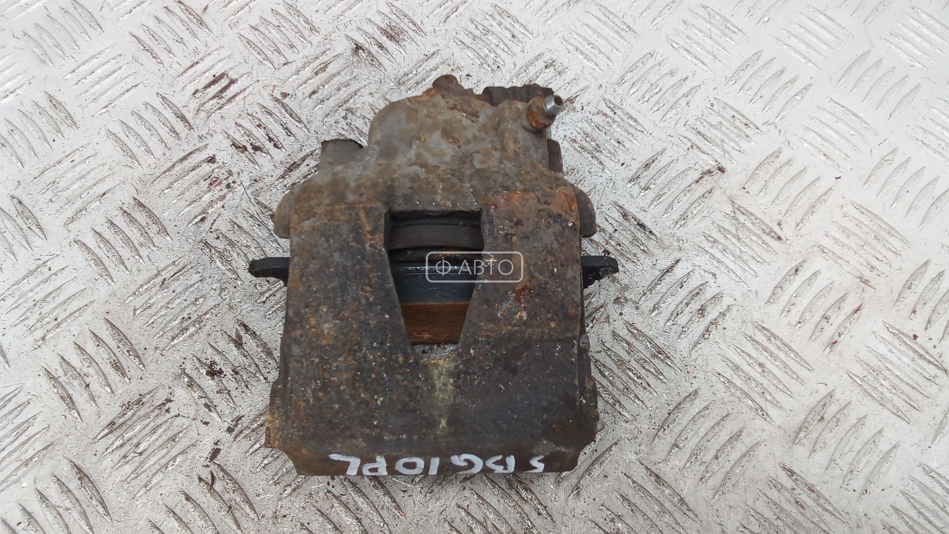 Суппорт тормозной передний левый