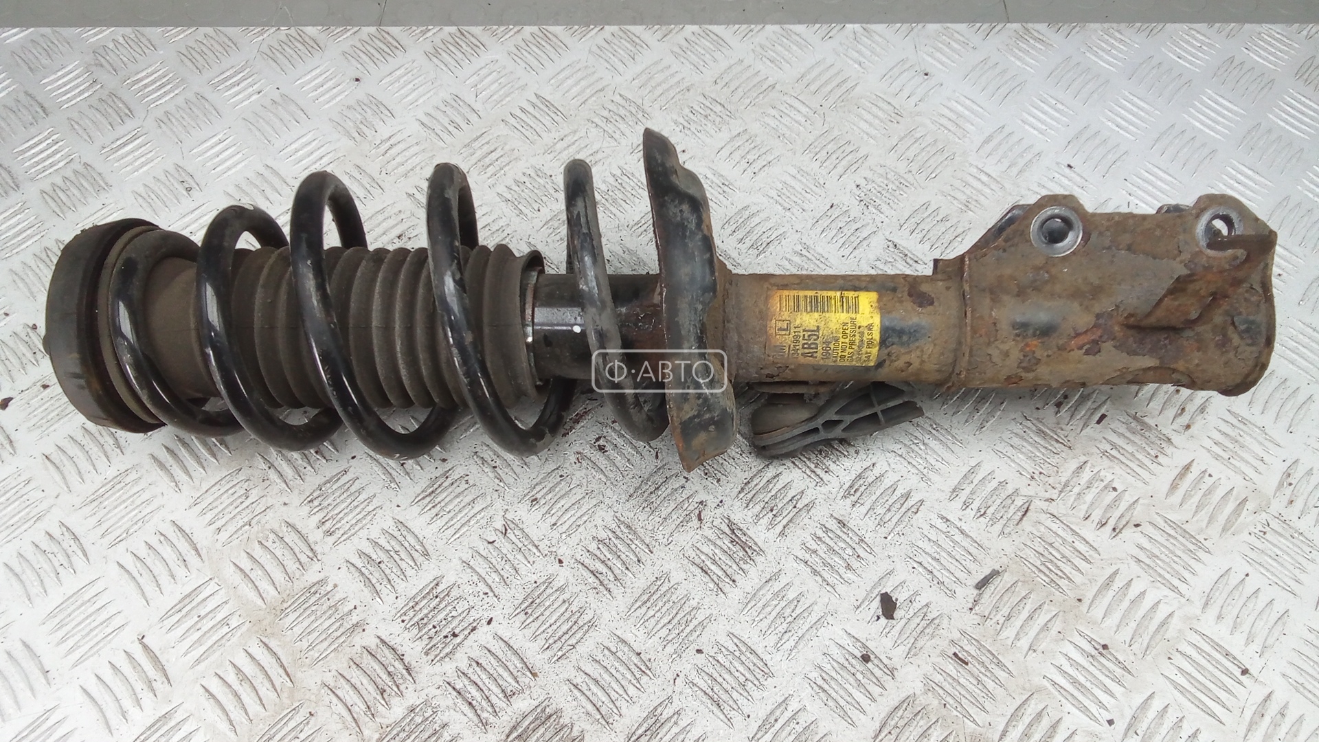 Стойка передняя левая