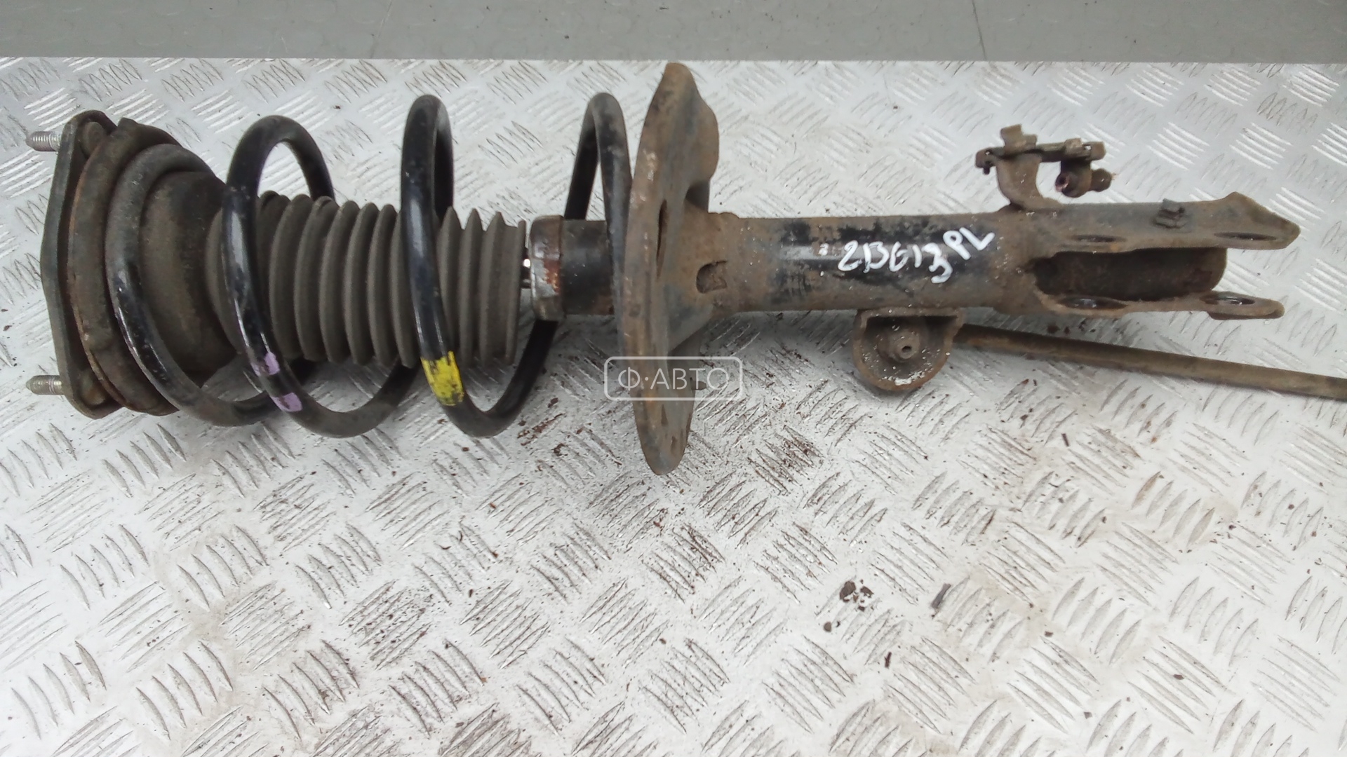 Стойка передняя левая