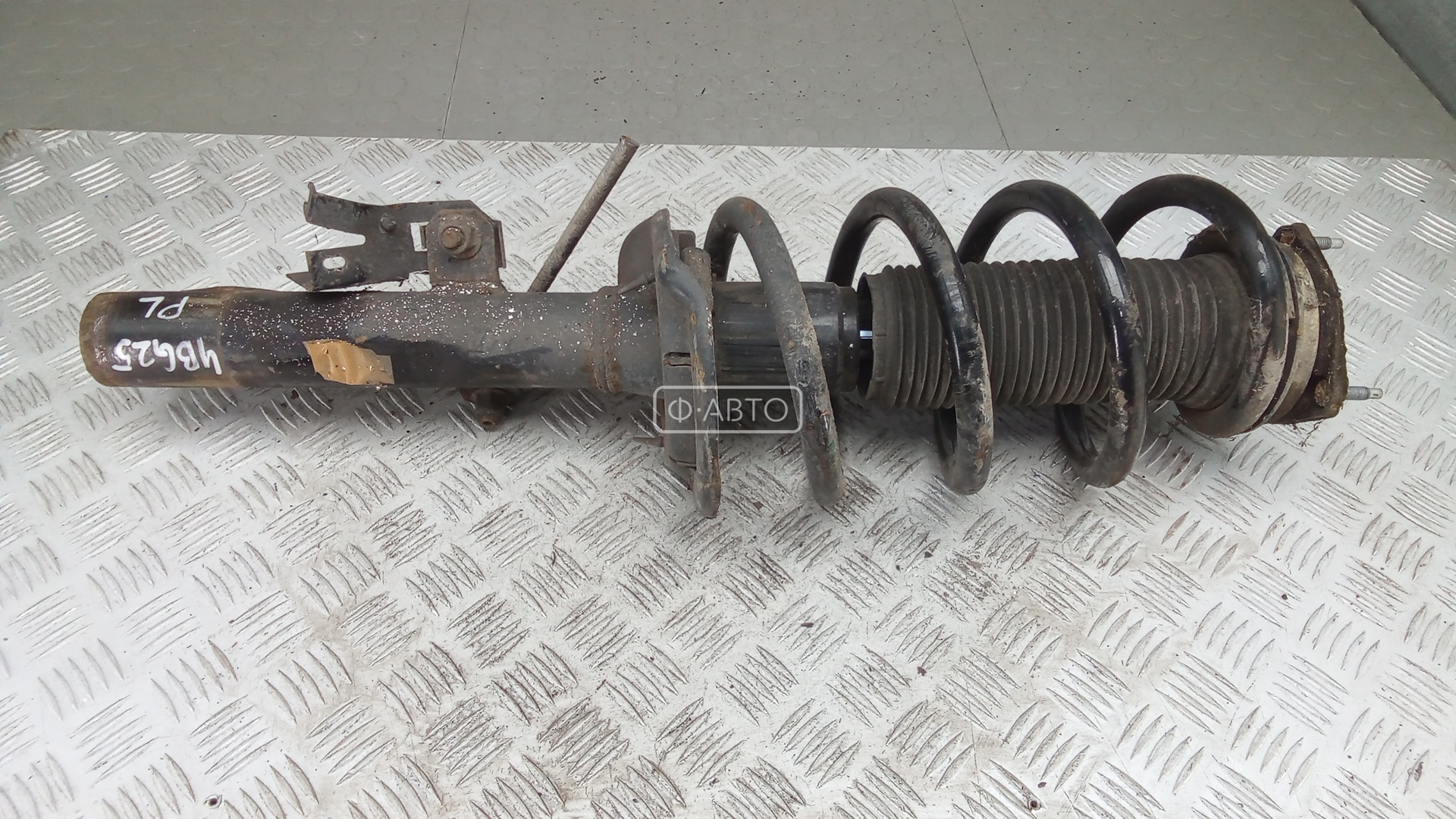 Стойка передняя левая