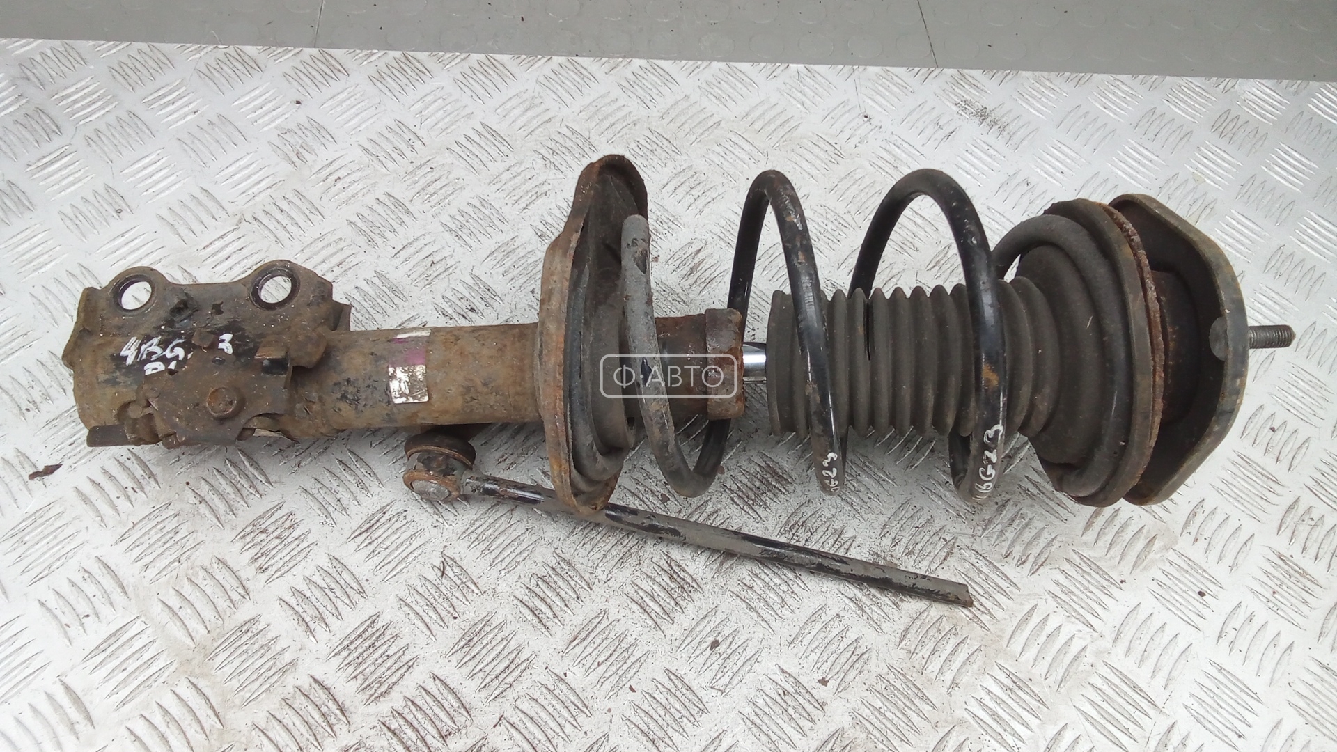 Стойка передняя левая