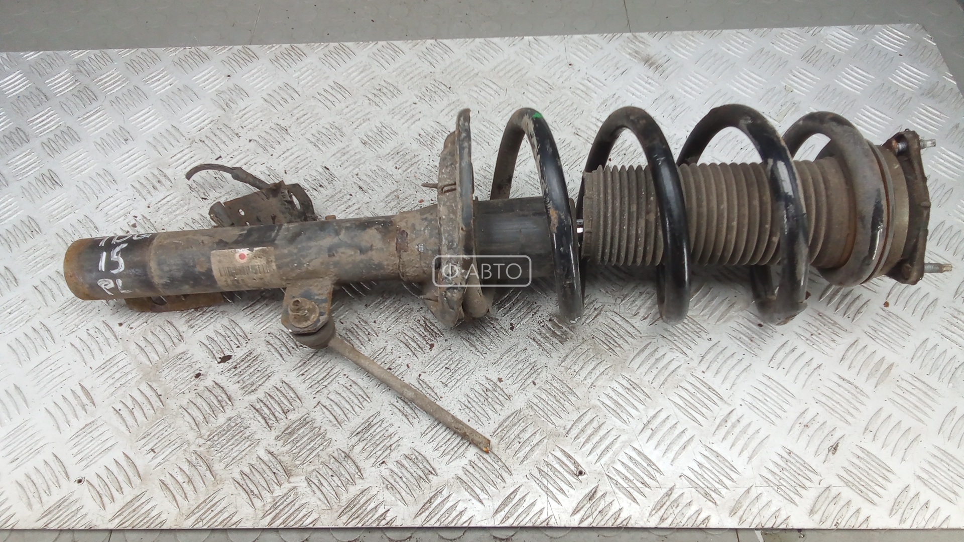 Стойка передняя левая