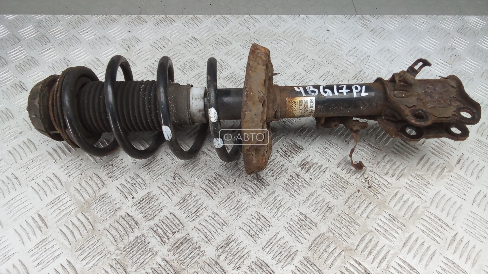 Стойка передняя левая