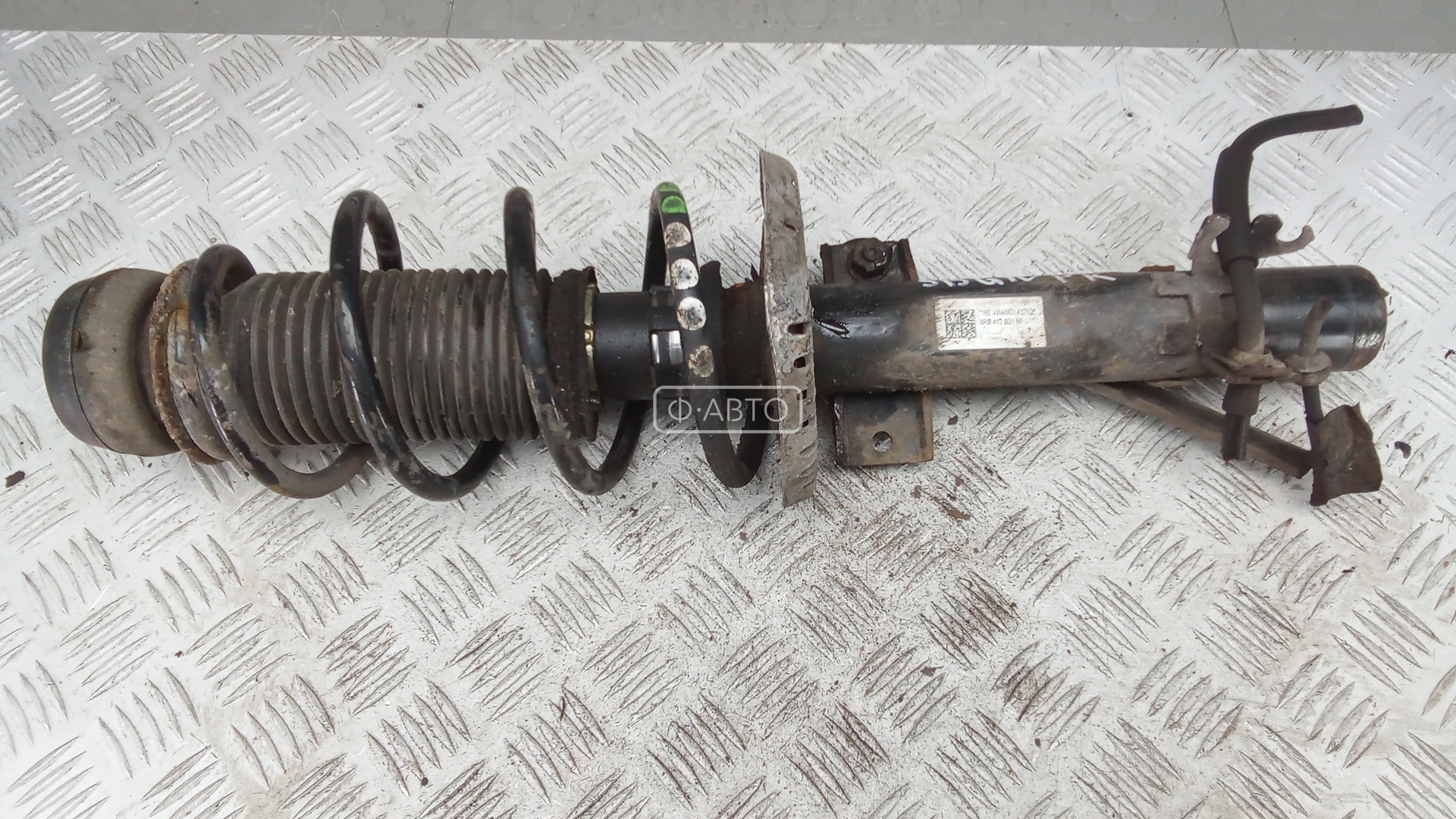 Стойка передняя правая