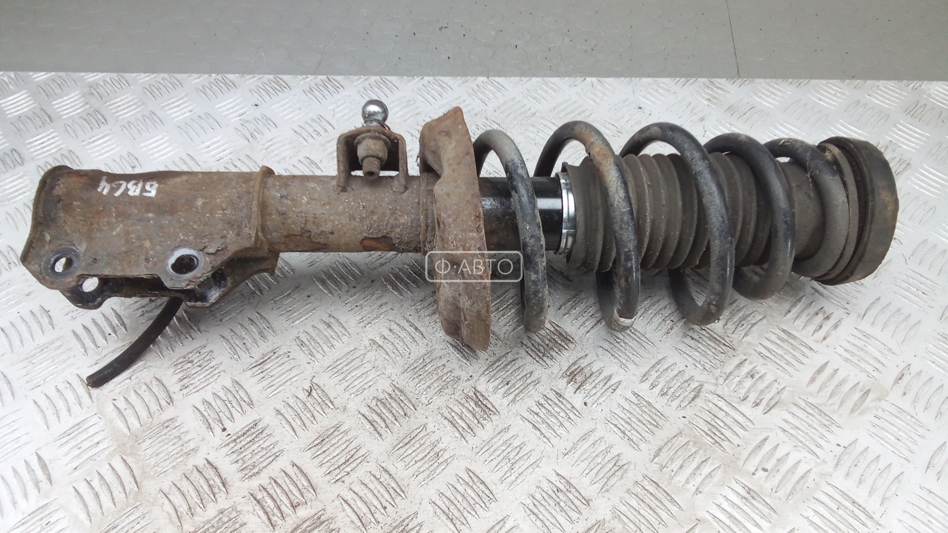 Стойка передняя правая