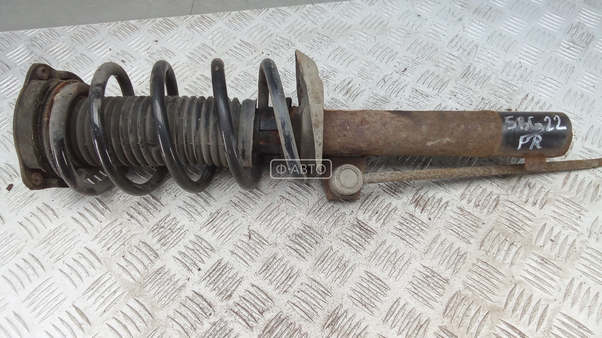 Стойка передняя правая