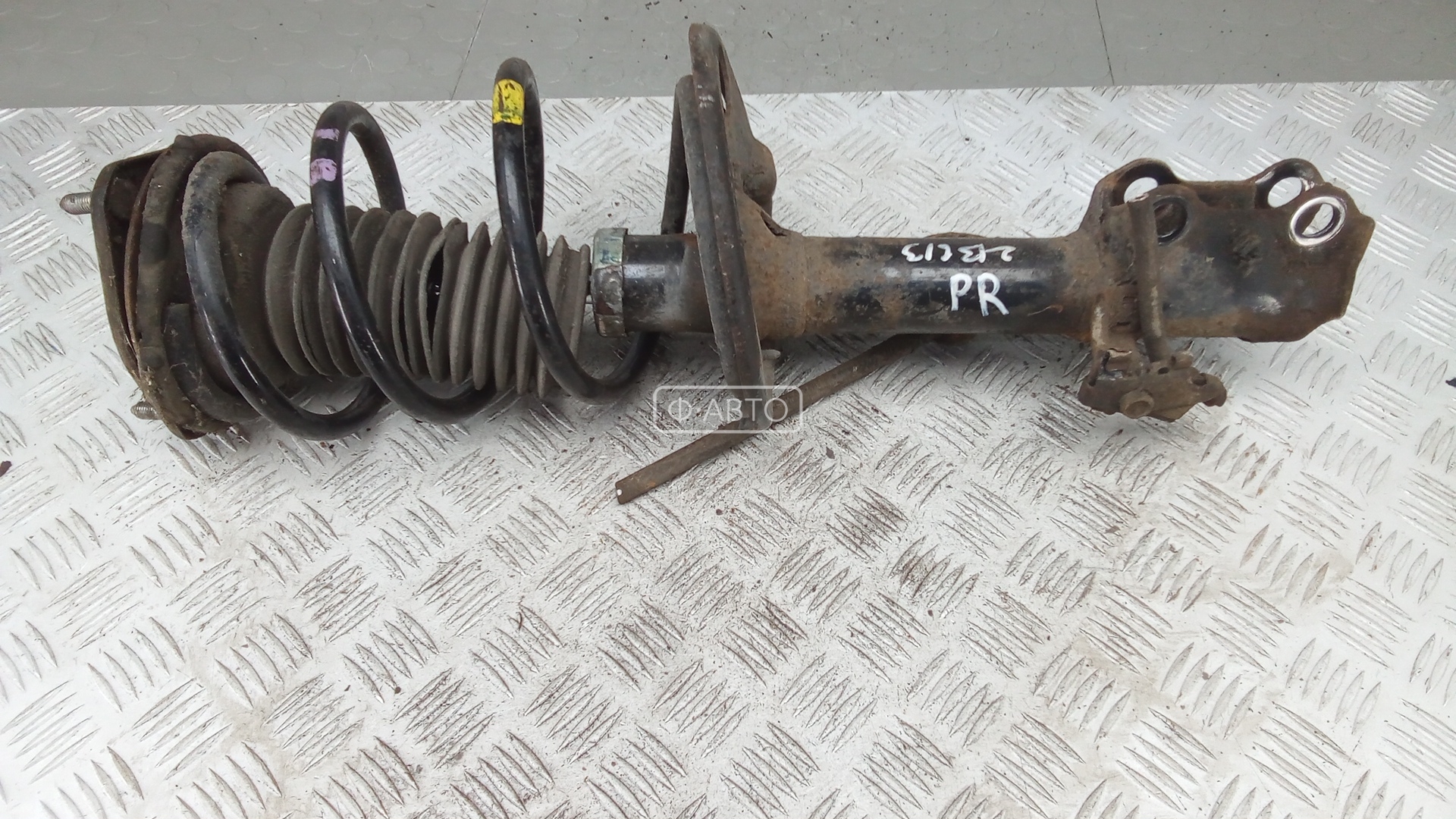 Стойка передняя правая