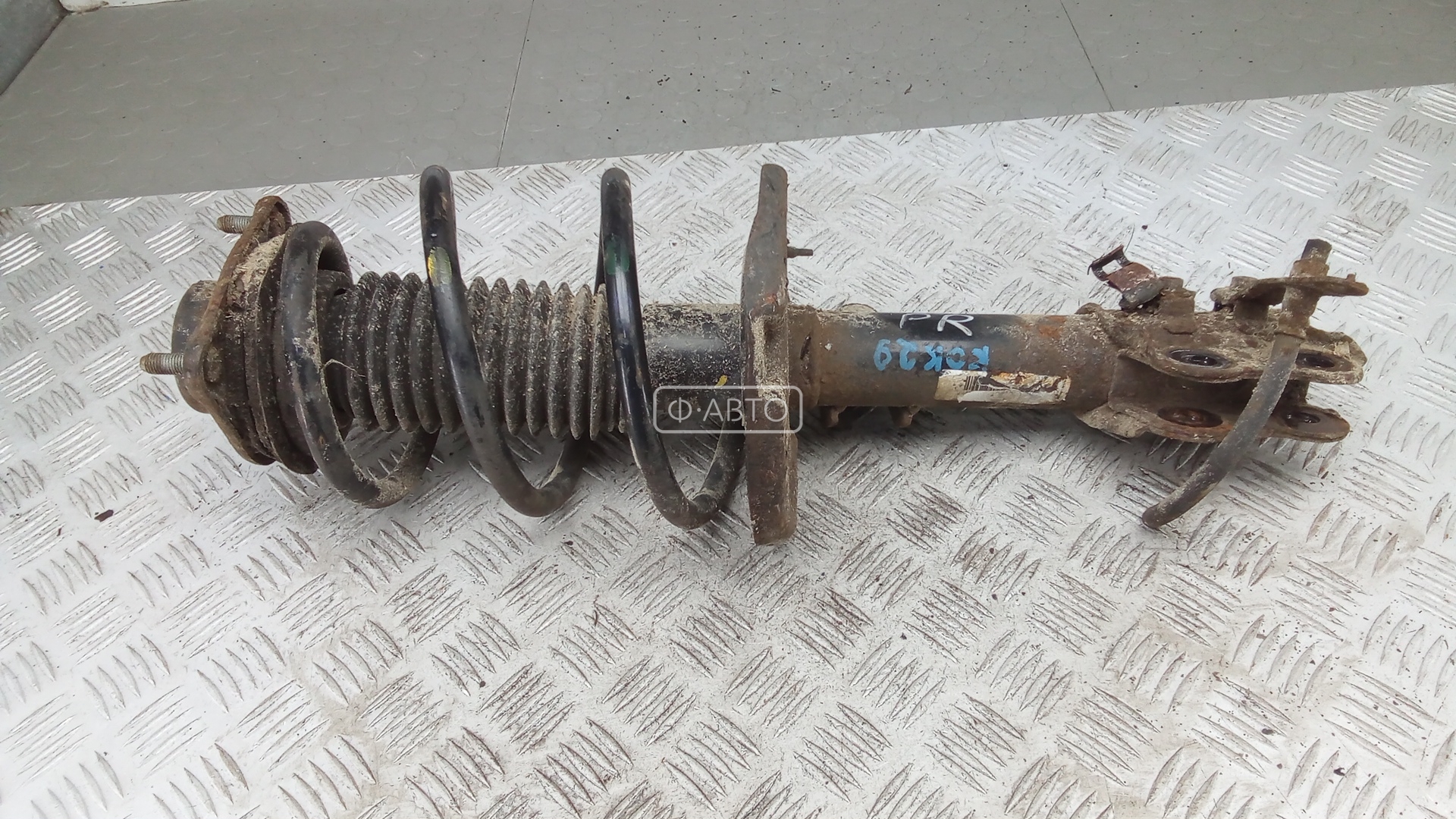 Стойка передняя правая