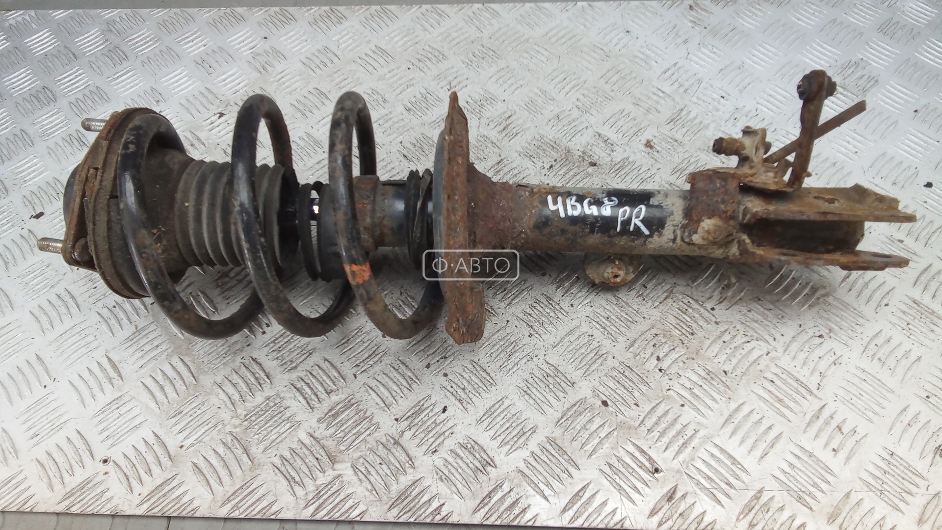 Стойка передняя правая