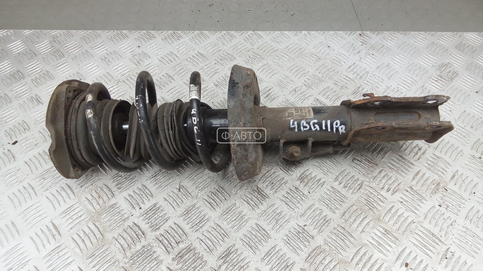 Стойка передняя правая